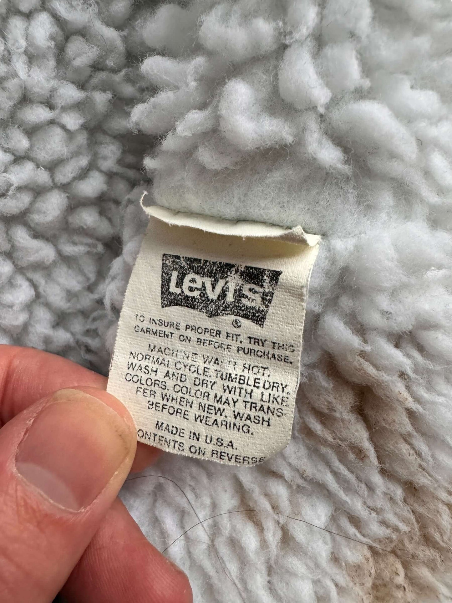 tag on Vintage Levi's Sherpa Type III Denim Jacket SZ XL