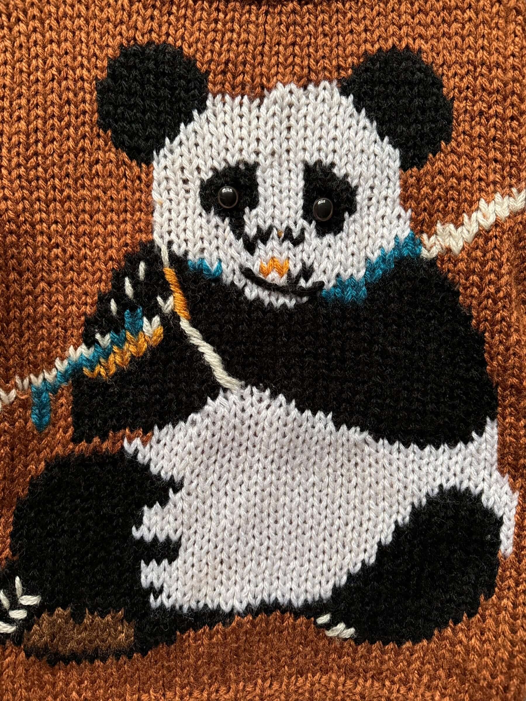 Bear close up 80s Cherry Stix Panda Sweater S