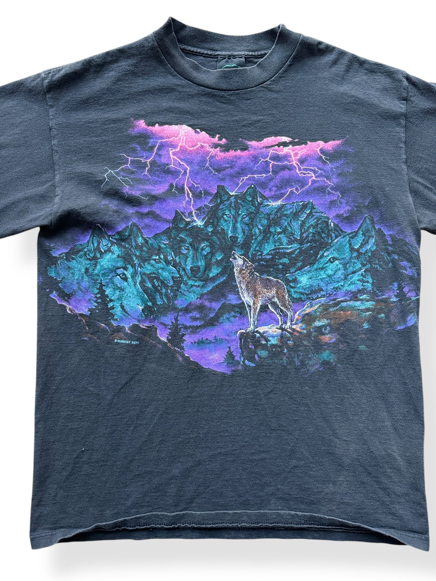 Front Close Up of Vintage Habitat Wolf Mountain Tee SZ M