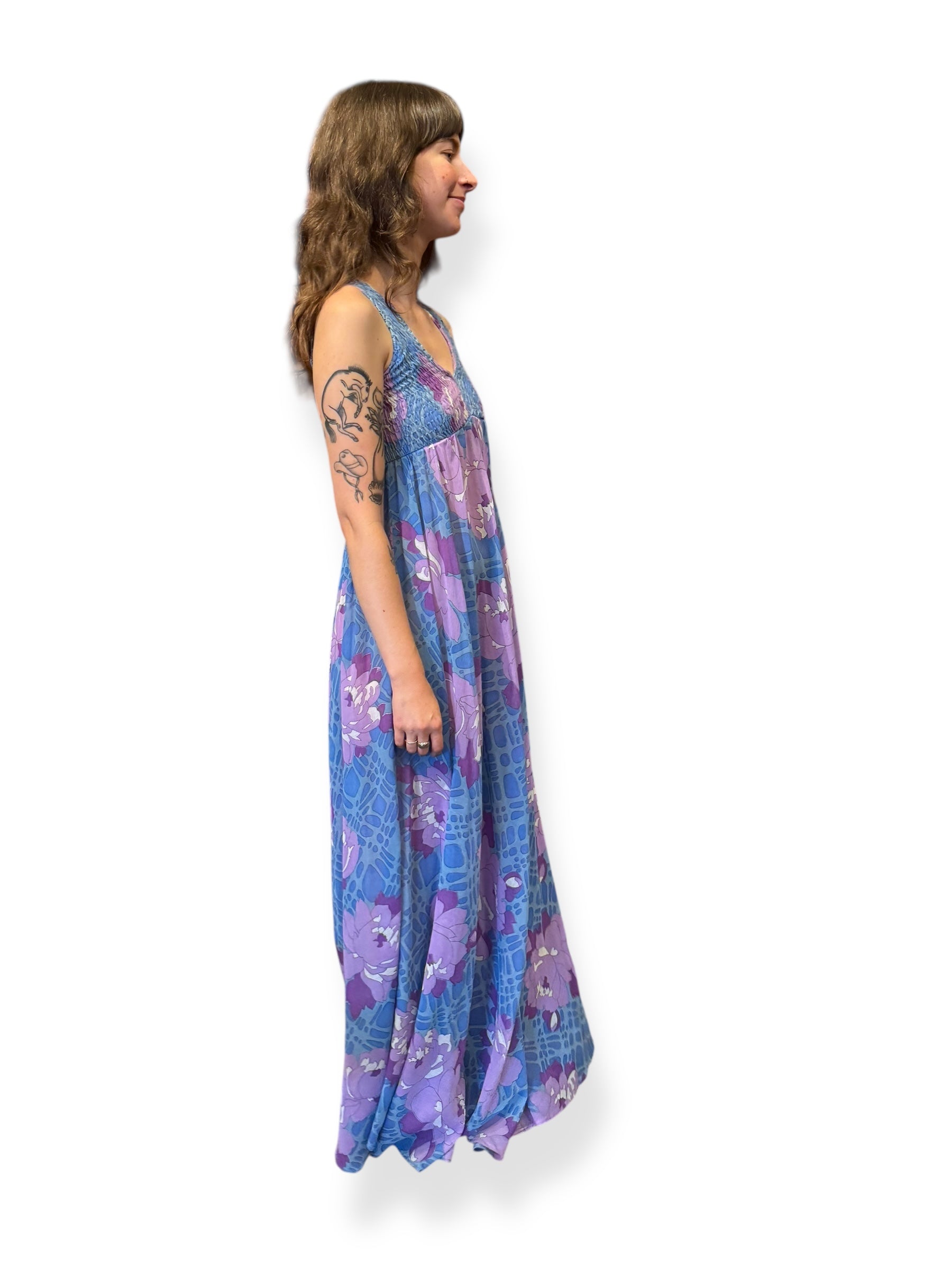 Side view of 1970s Denise Are There! Floral Dress S-M