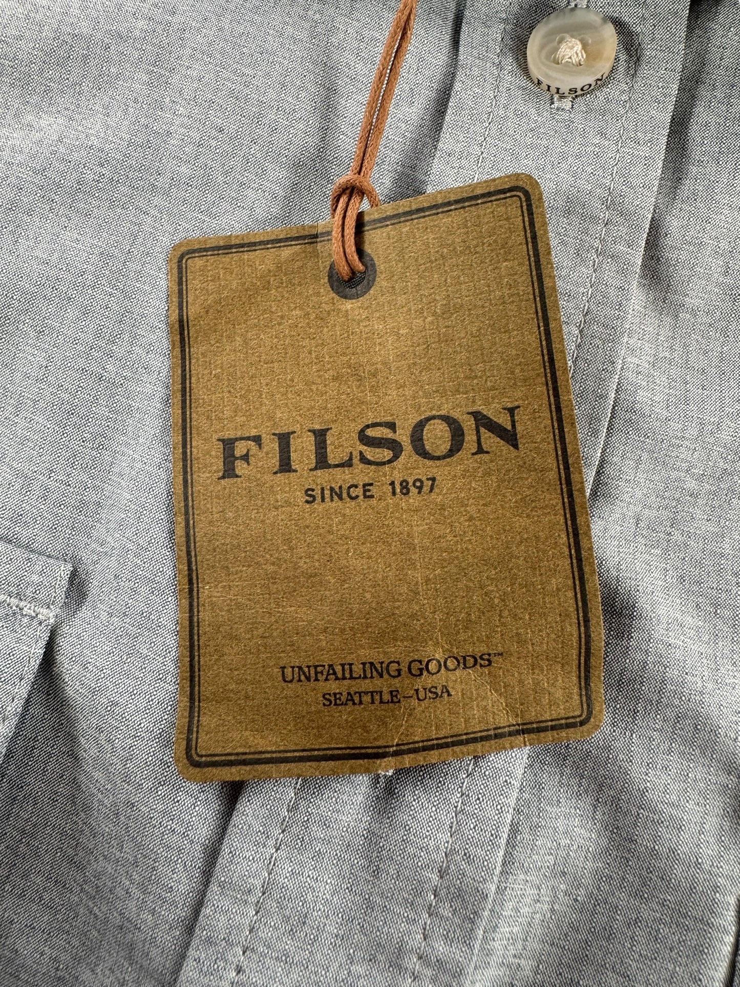Paper Tag on Modern NWT Filson Women's Twin Lakes Sport Shirt SZ L