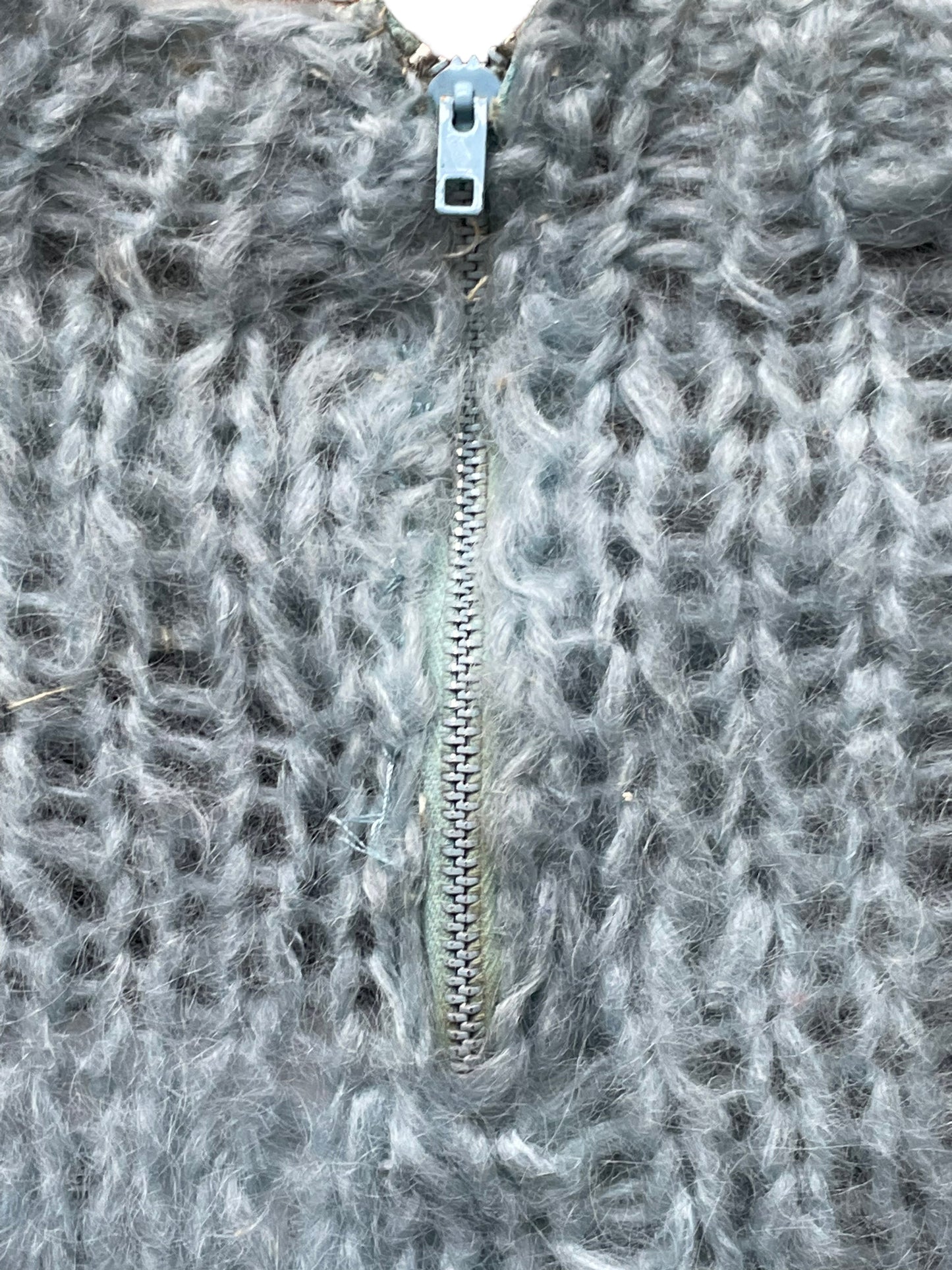 Zipper view of Vintage 1950s Mohair Cable Knit Sweater SZ L | Barn Owl Sweaters | Seattle Vintage