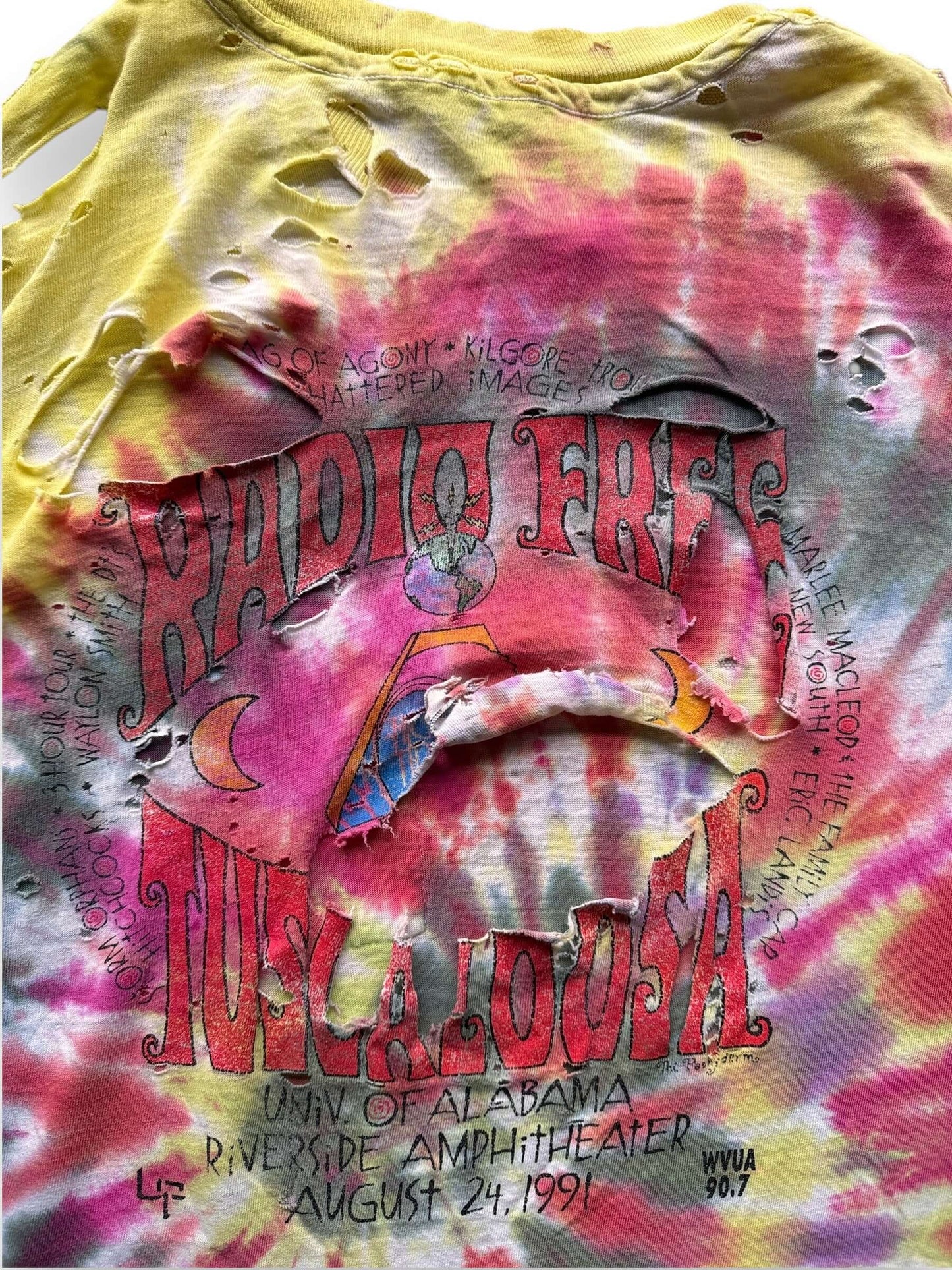 back graphic and distressing on Vintage Destroyed Radio Free Alabama Tie-Dye Tee SZ XL