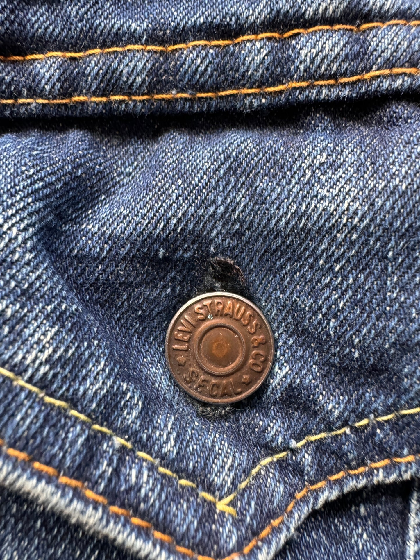 Button on Vintage Big "E" Levis Blanket Lined Type III Trucker Jacket SZ M AS IS
