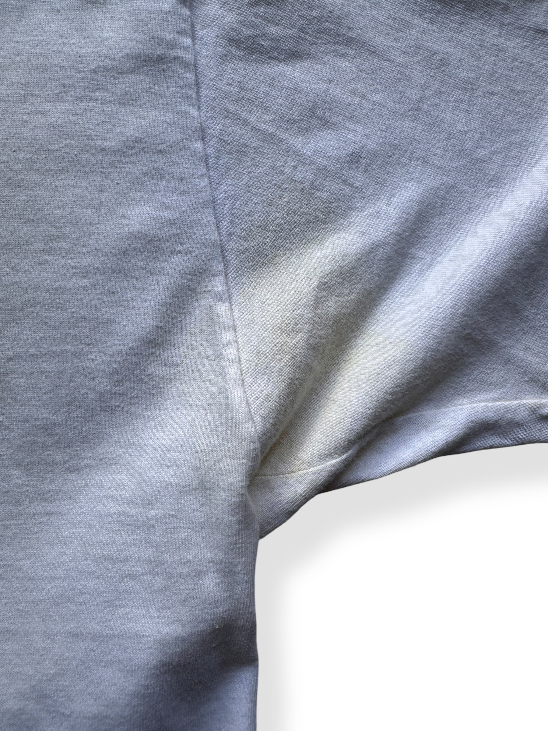 Pit Stains on Vintage Ford Country Roach Tee SZ M