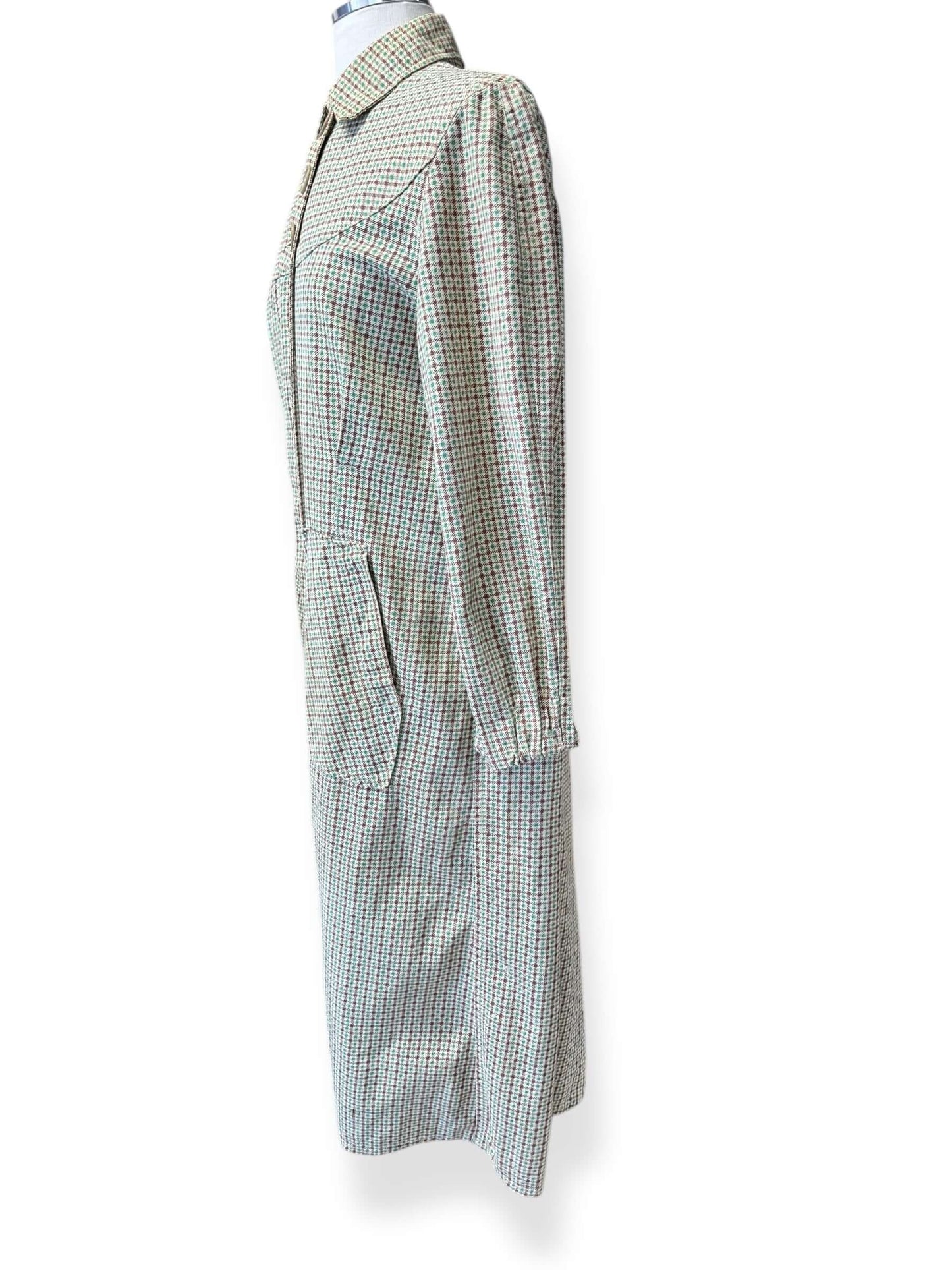 Side view of 1940s Houndstooth Cotton House Coat L