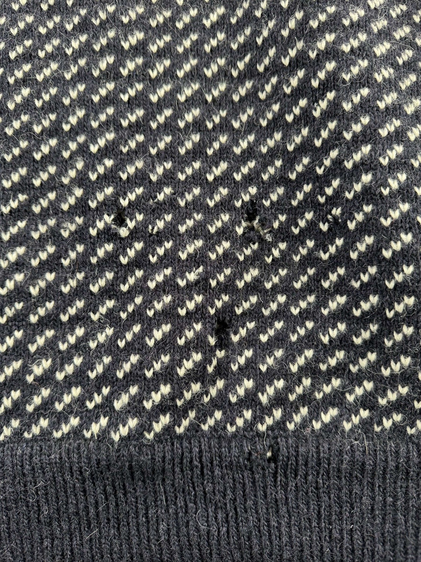 Holes on Vintage Navy White L.L. Bean Nordic Birdseye Sweater SZ L