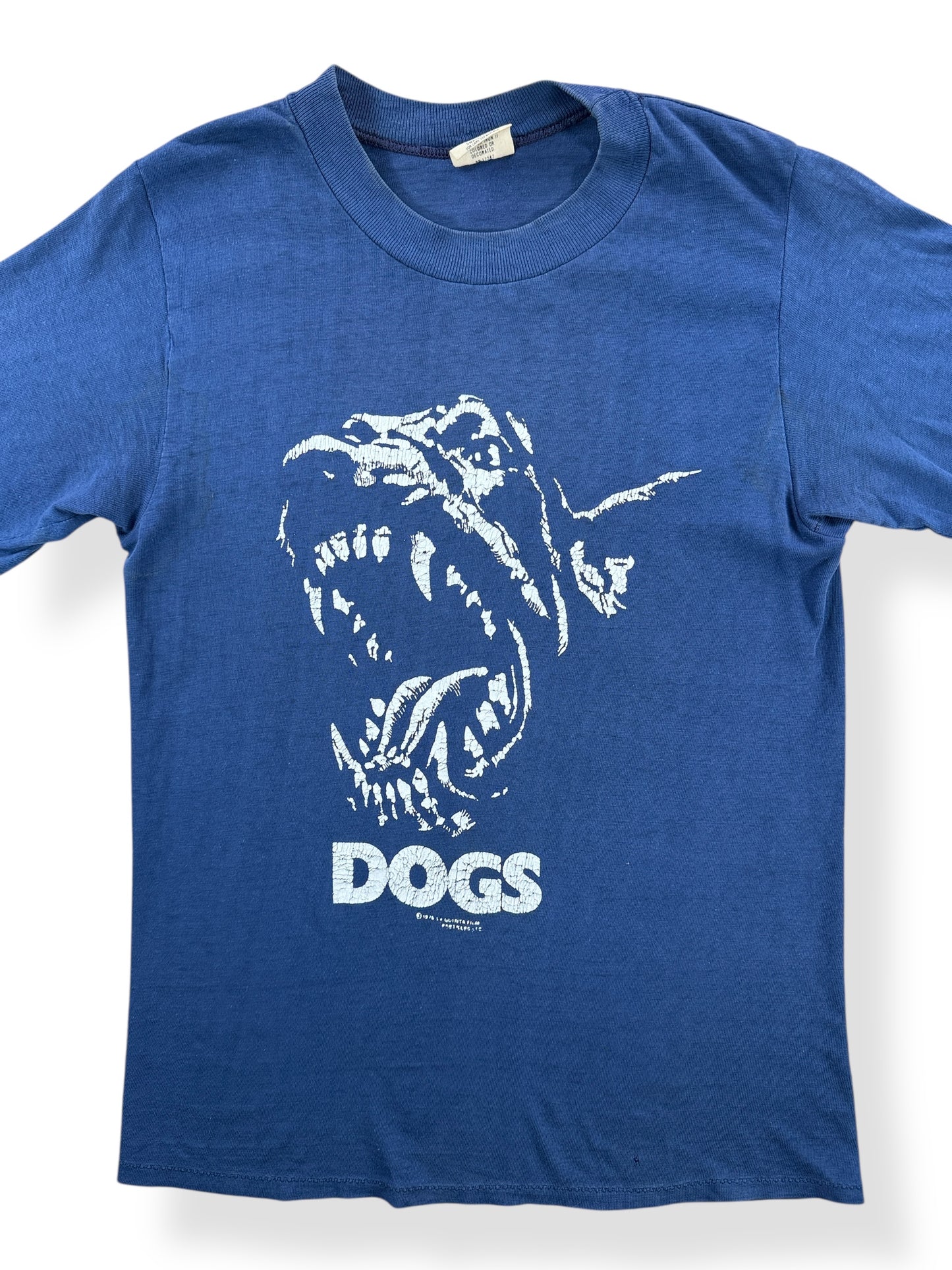 Front Close Up of Vintage 70s Horror Movie DOGS Tee SZ S