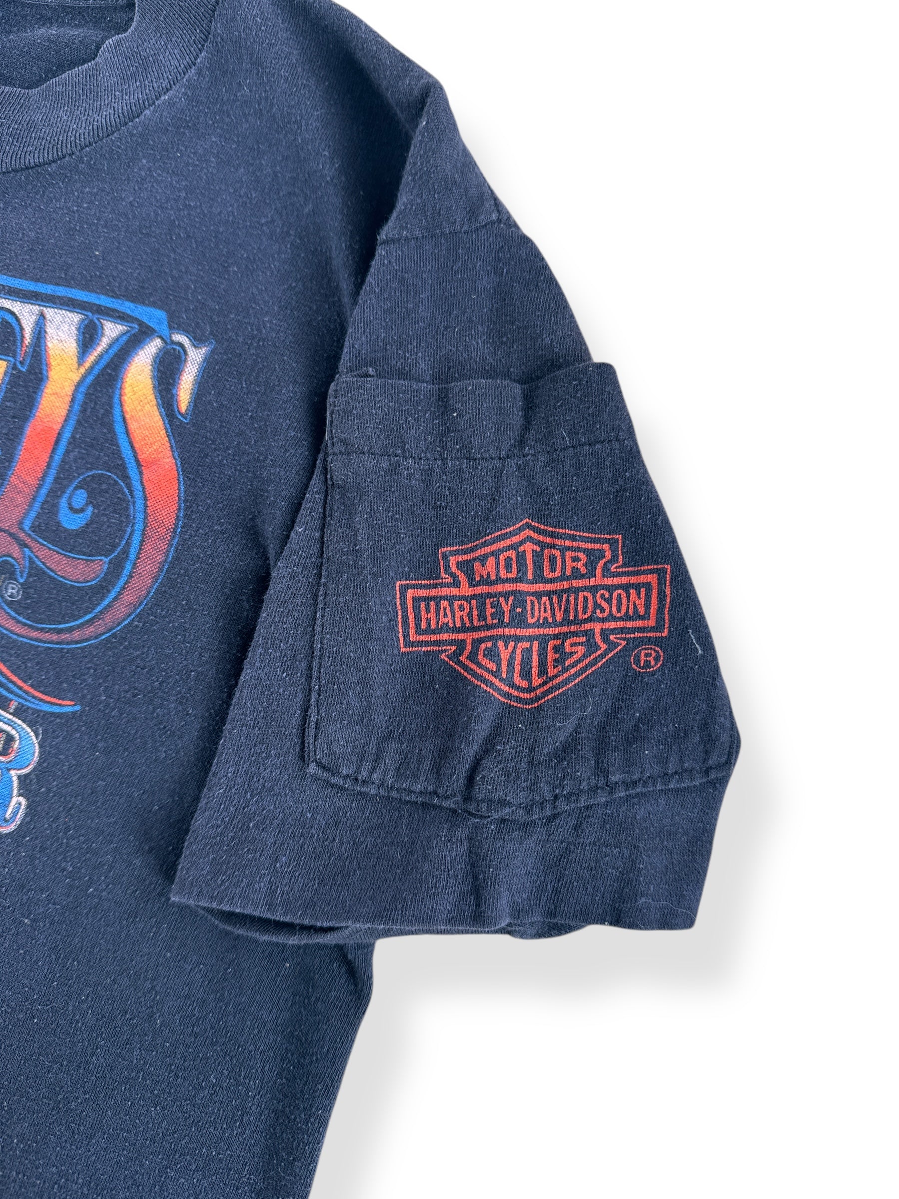 Pocket on Sleeve of Vintage Harley Davidson 3D Emblem Tee with Smoke Pocket SZ S