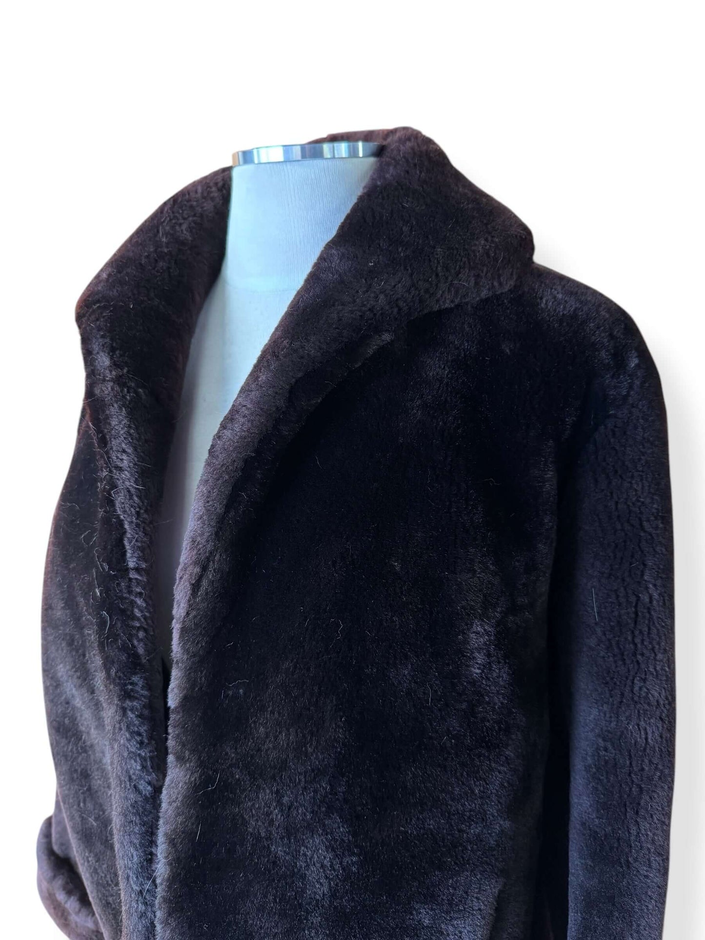 Side view of 1940s Mouton Fur Coat L