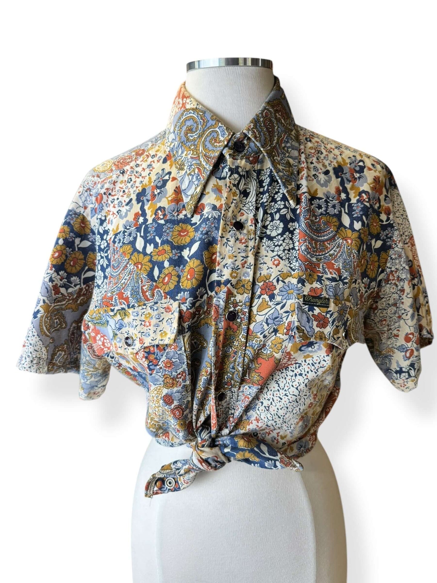 Front view of 1970s Wrangler Cropped Pearl Snap L-XL