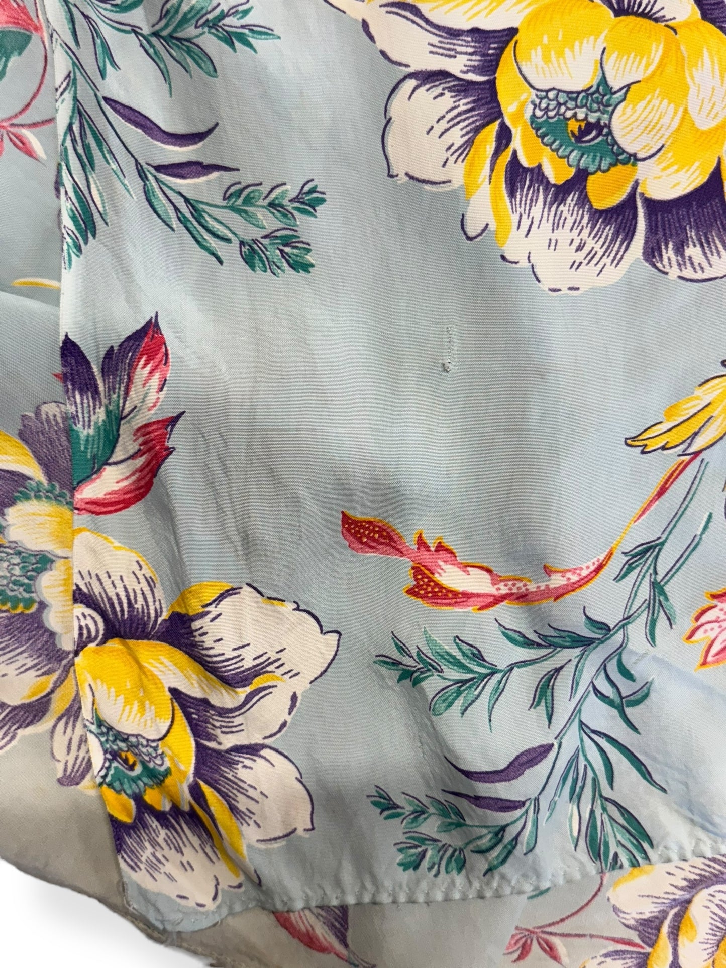 Hole on front lower kirt 1940s Rayon Floral Dress M-L
