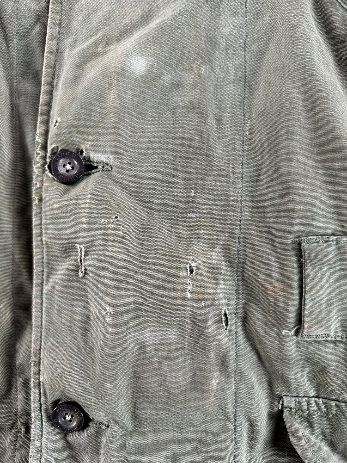 Holes on Front of Vintage Cropped Military Smock SZ XL AS IS