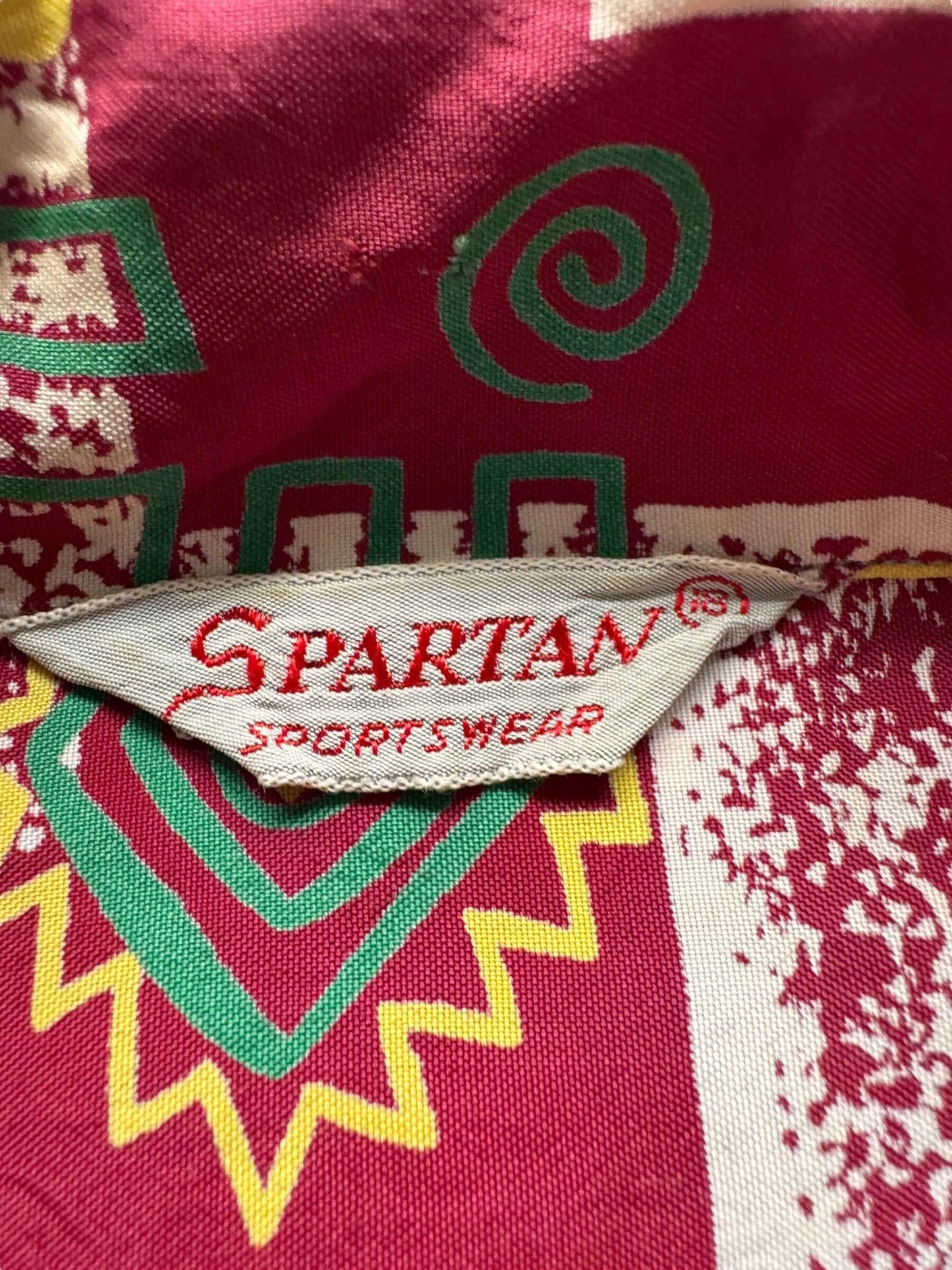 Tag on Vintage Spartan Abstract Aloha SZ S