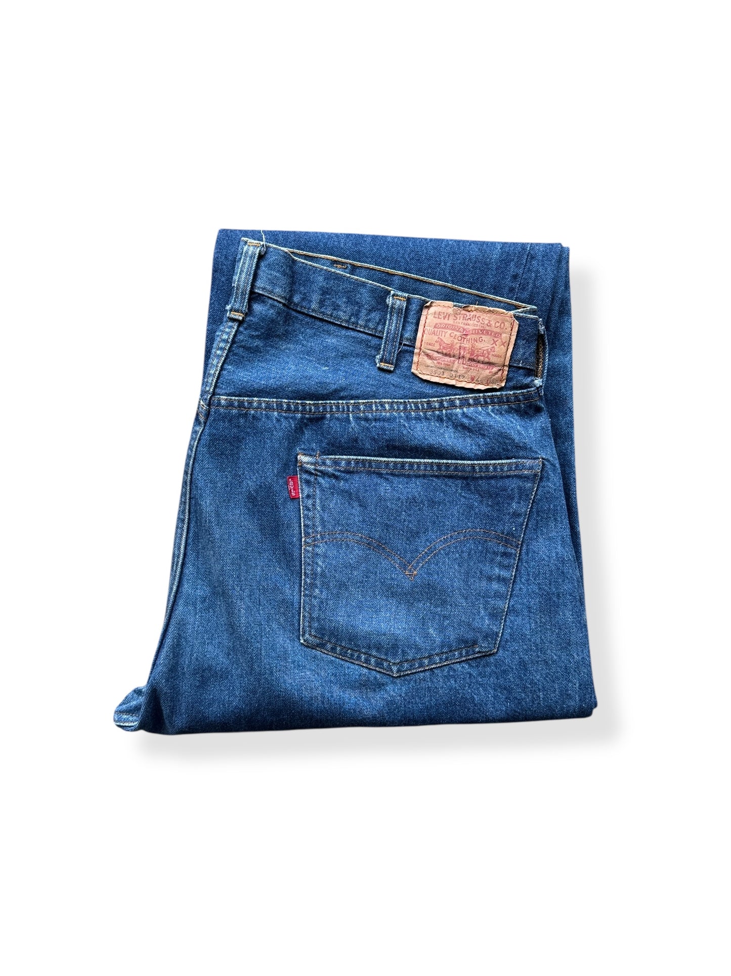 Folded Vintage Dark Levis 501 Redline Jeans W40
