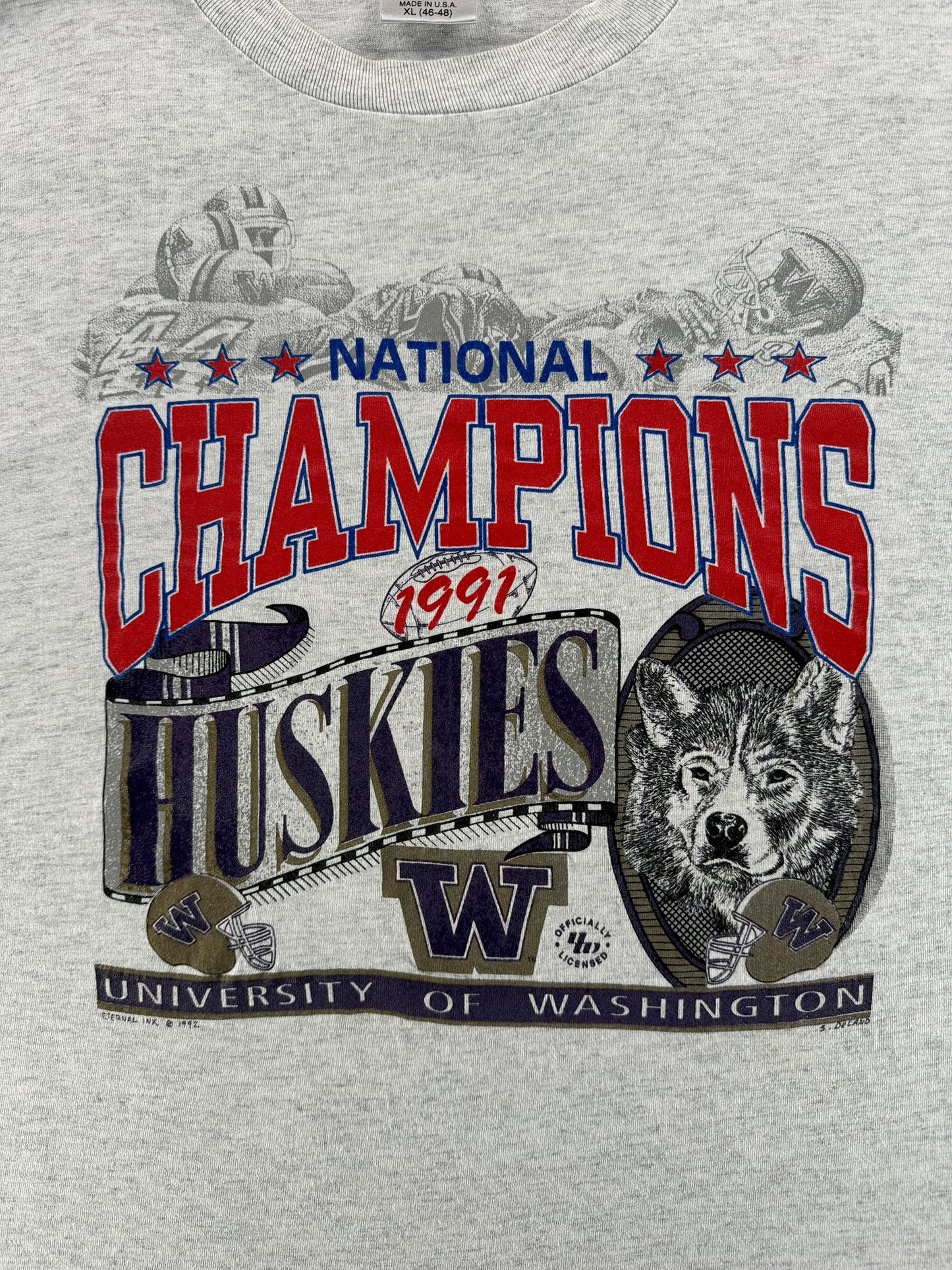 Front Close Up of Vintage 1991 UW Huskies National Champs Tee SZ XL