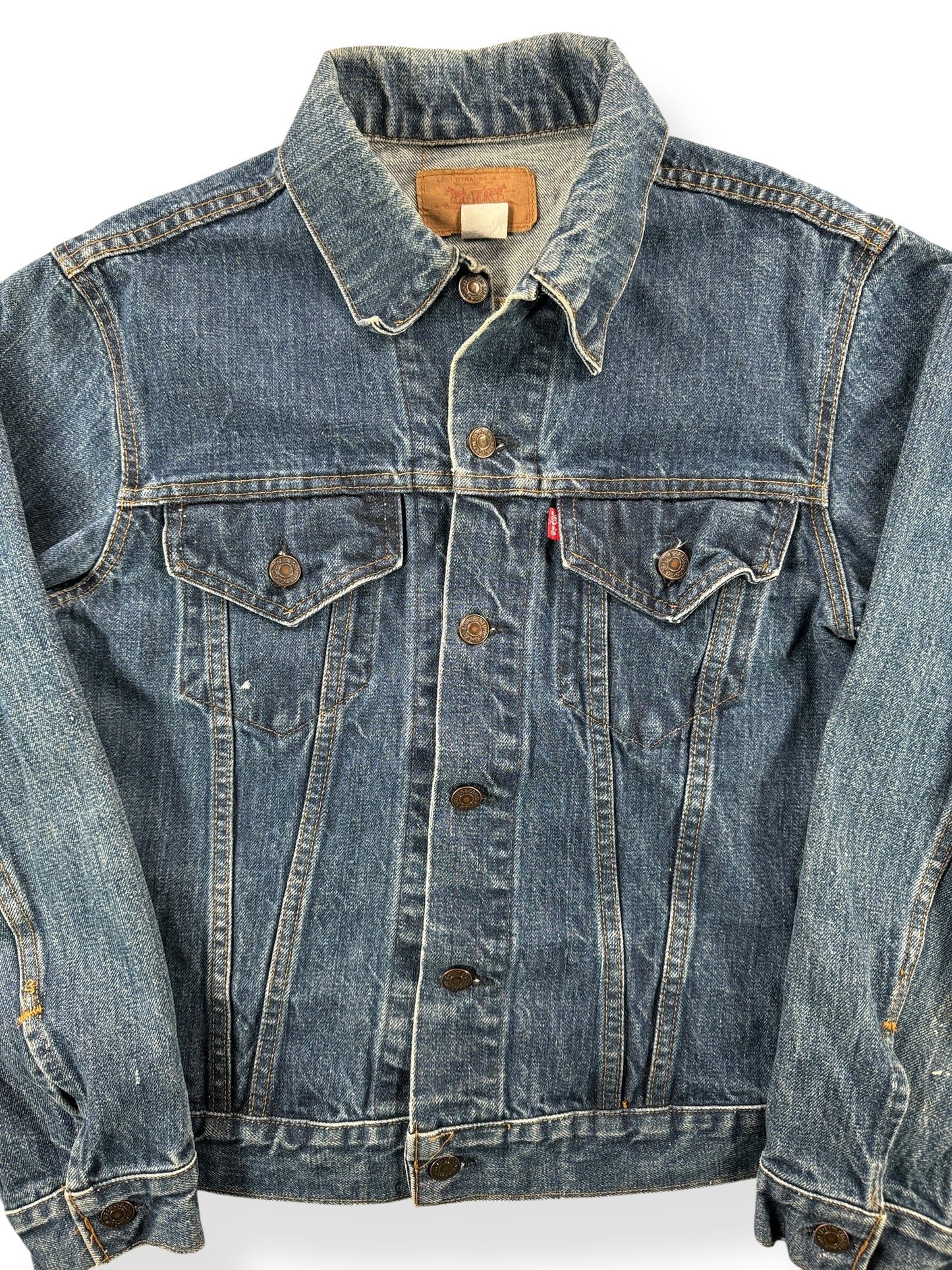 Front Close Up of Vintage Dark Levis 2-Pocket Trucker Jacket SZ M