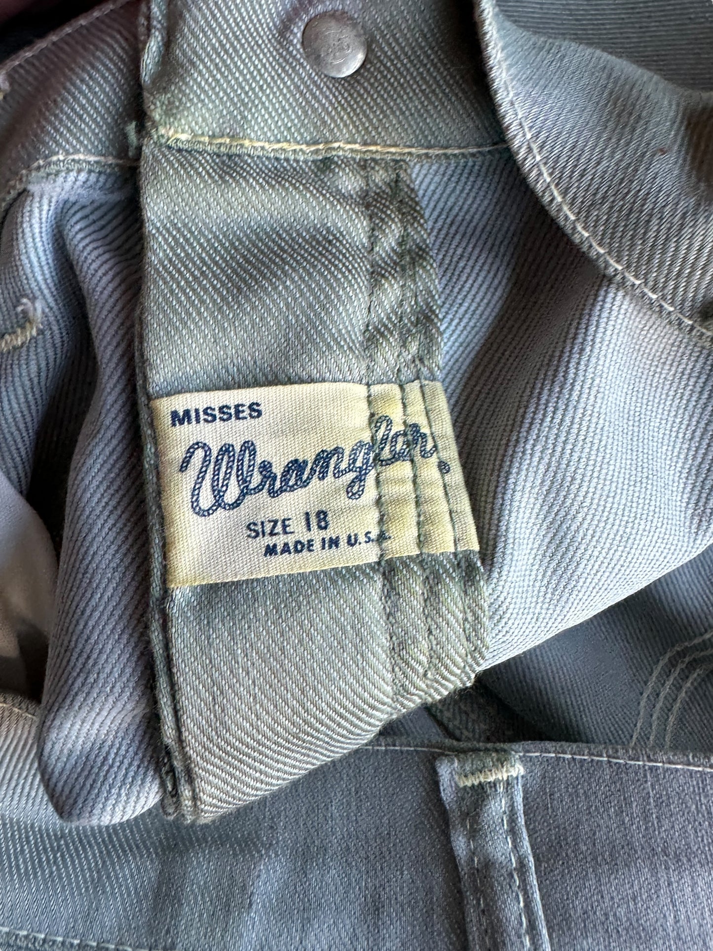 Label on Vintage Miss Wrangler Slate Shorts W29