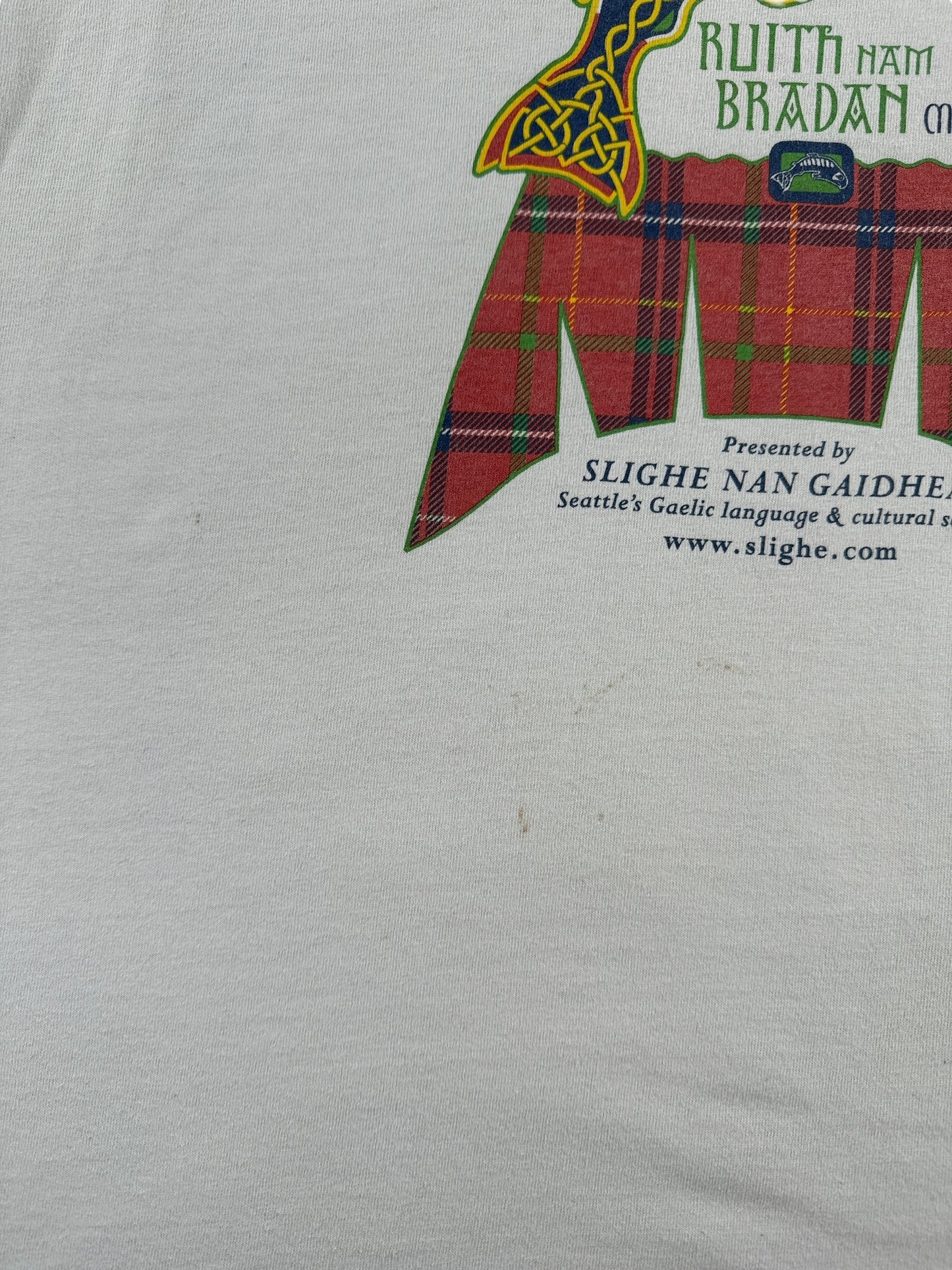 Stain on Vintage Kilted Run Tee SZ XL