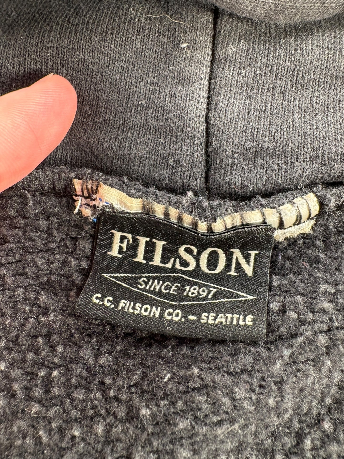 Tag on Modern Filson Ballard Hoodie SZ L