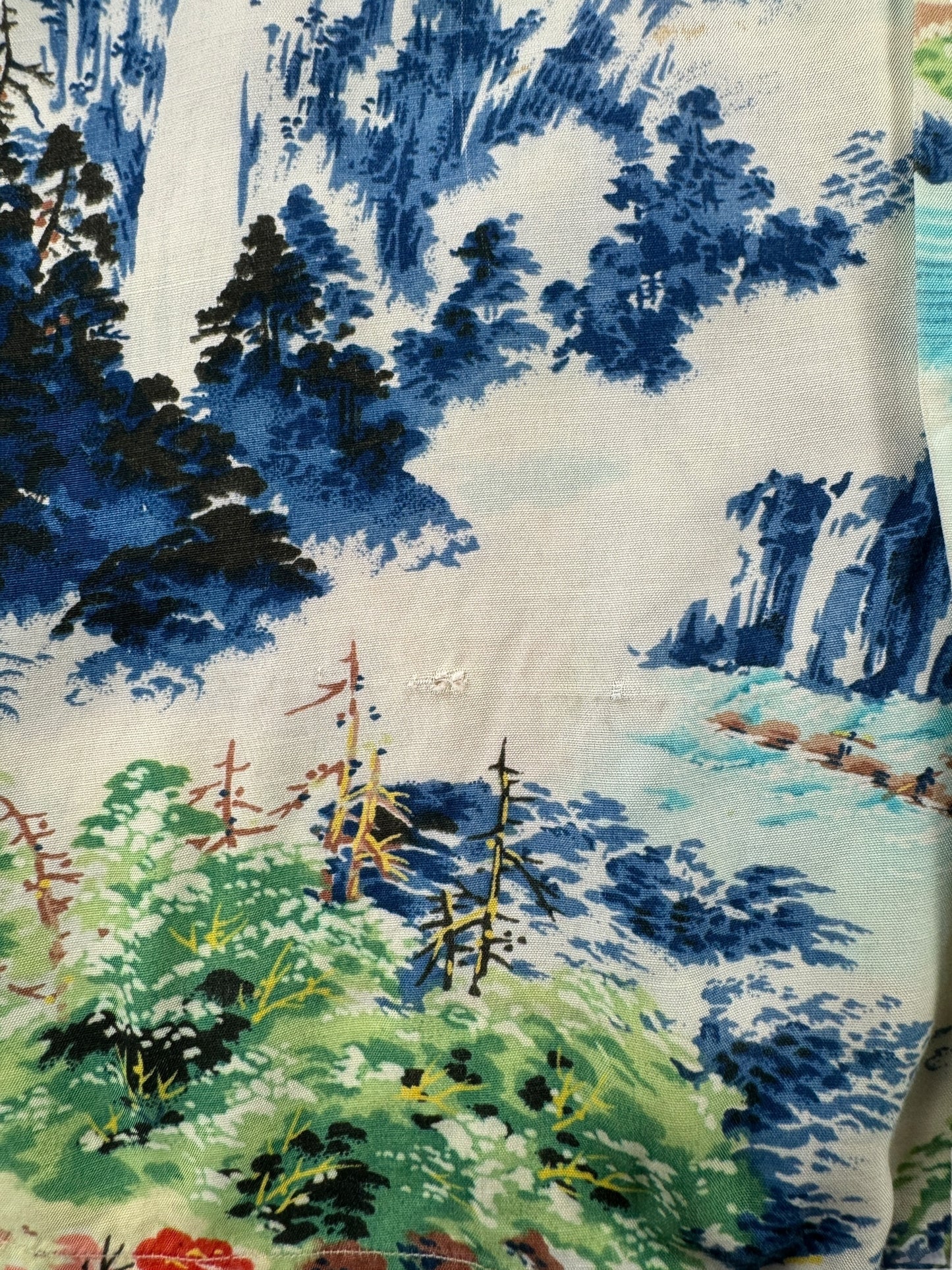 Hole on Vintage Penneys Rayon Aloha Shirt SZ M