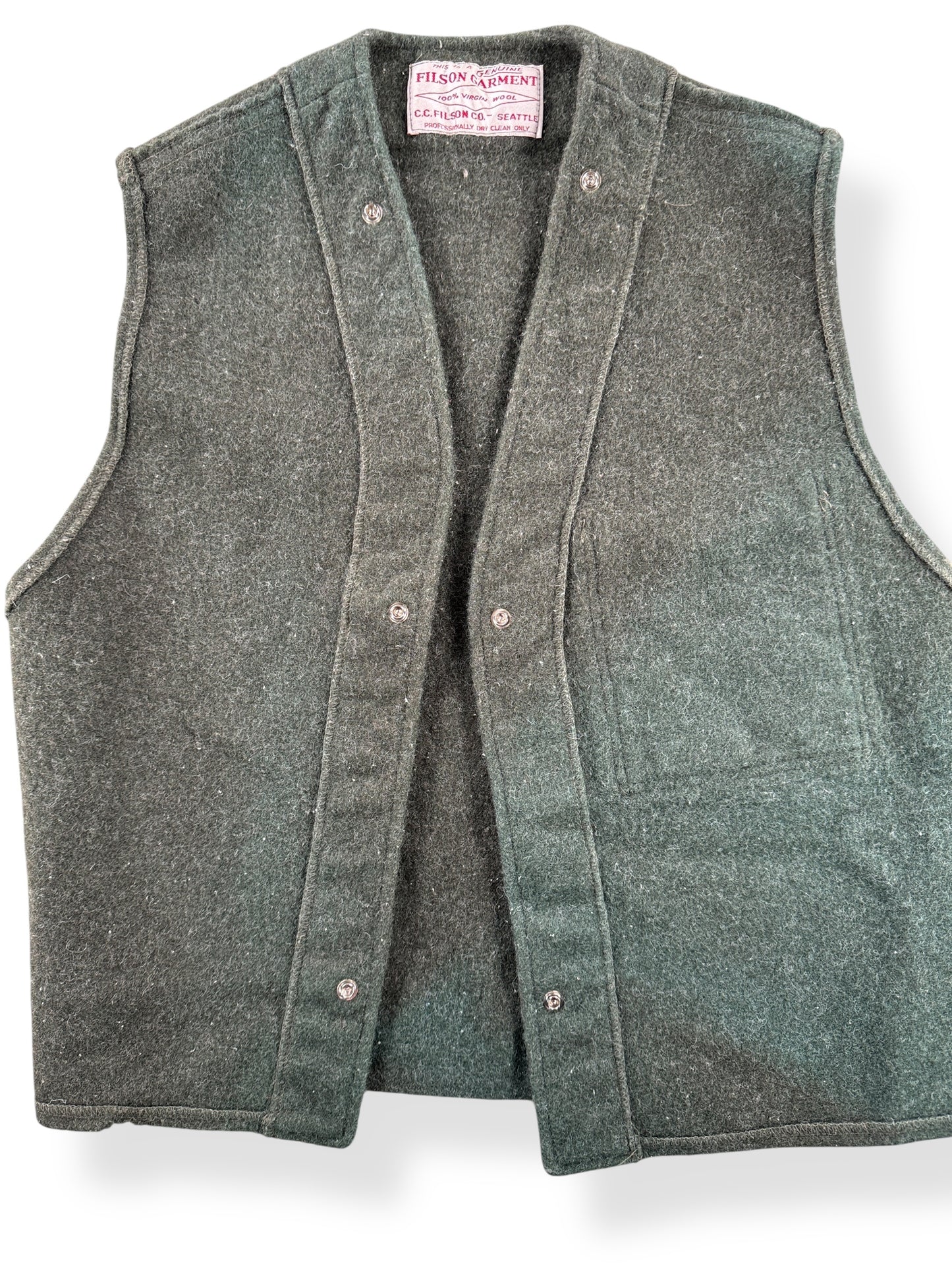 Front Close Up of Vintage Filson Green Mackinaw Liner SZ M
