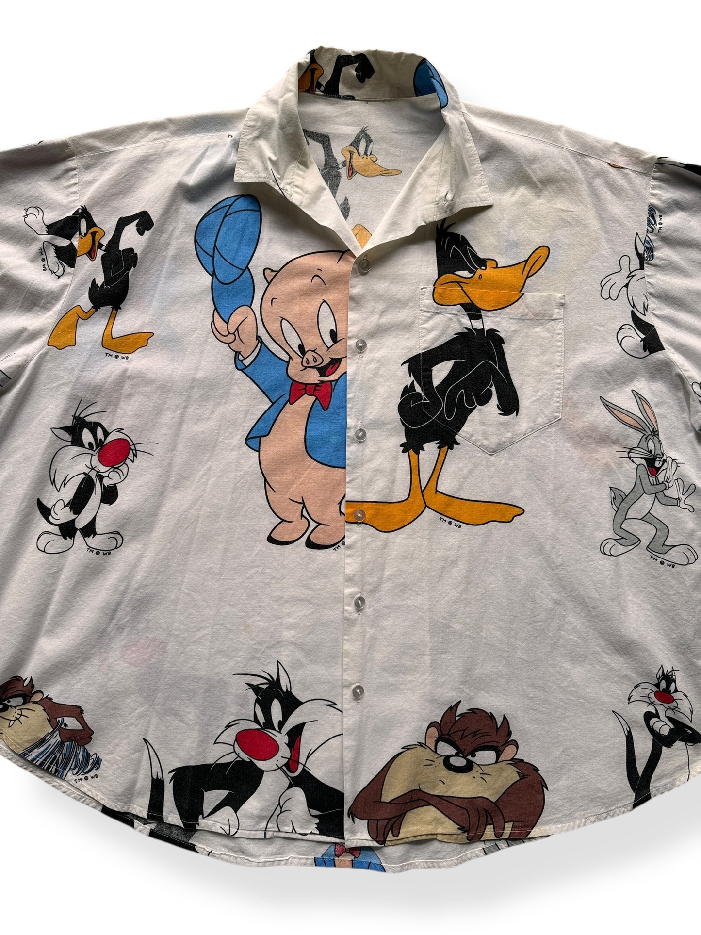 Front Close Up of Vintage White Daffy & Porky Button Up SZ XXL