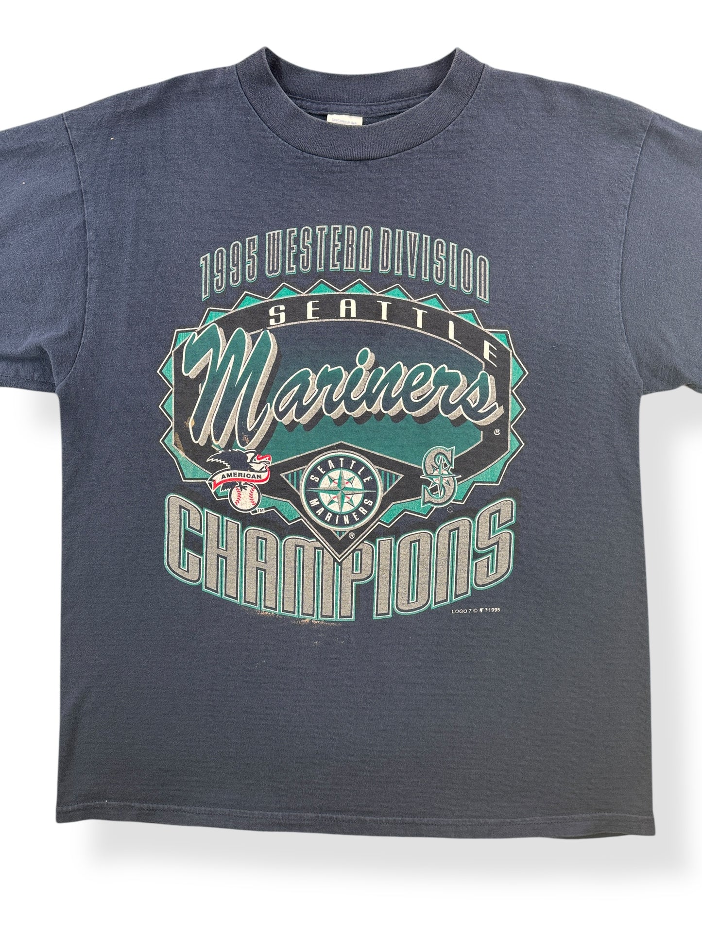 Front Close Up of Vintage 1995 Mariners Tee SZ L