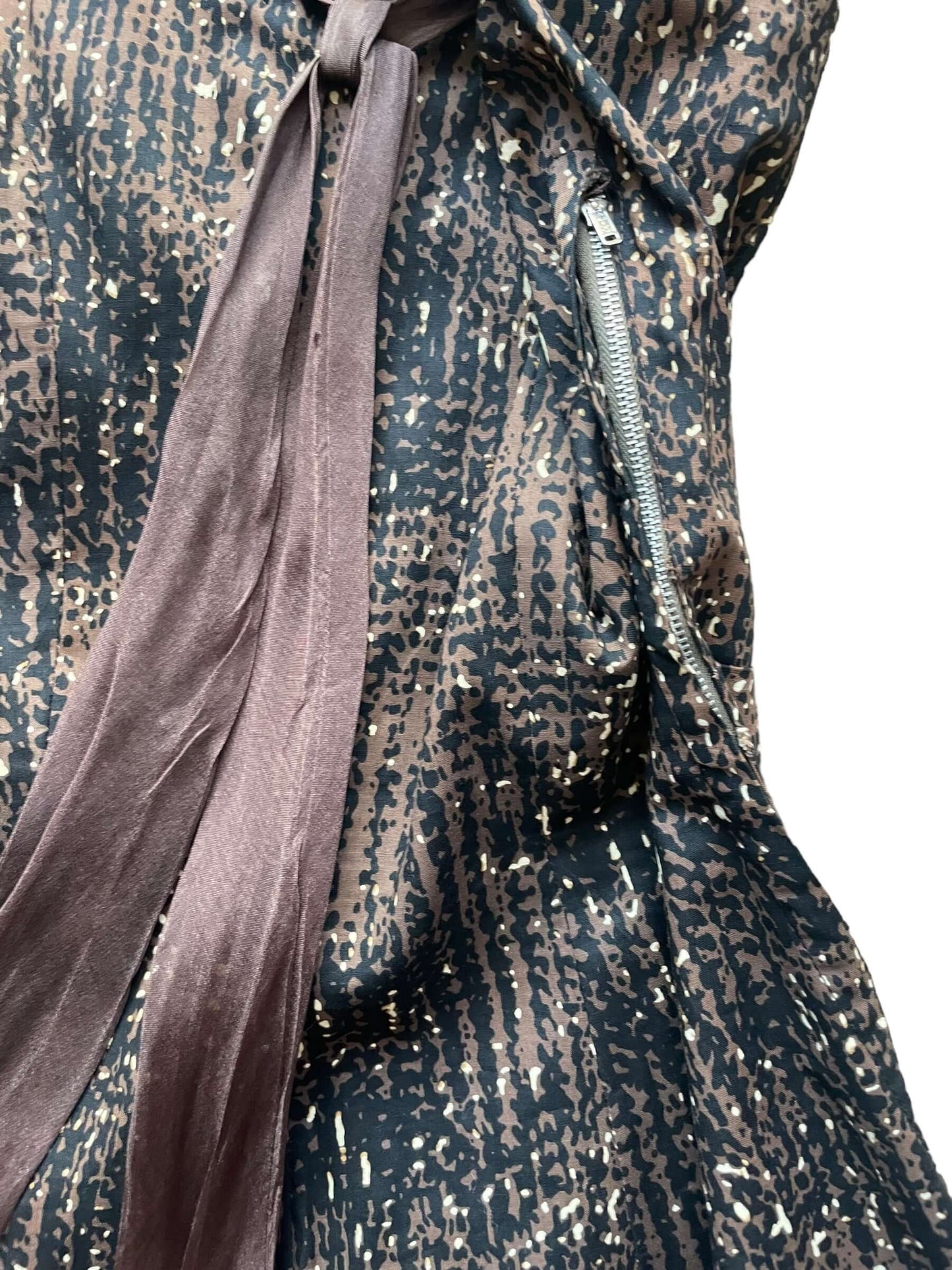 Left side zipper view of 1950s Brown & Black Speckled Day Dress S-M