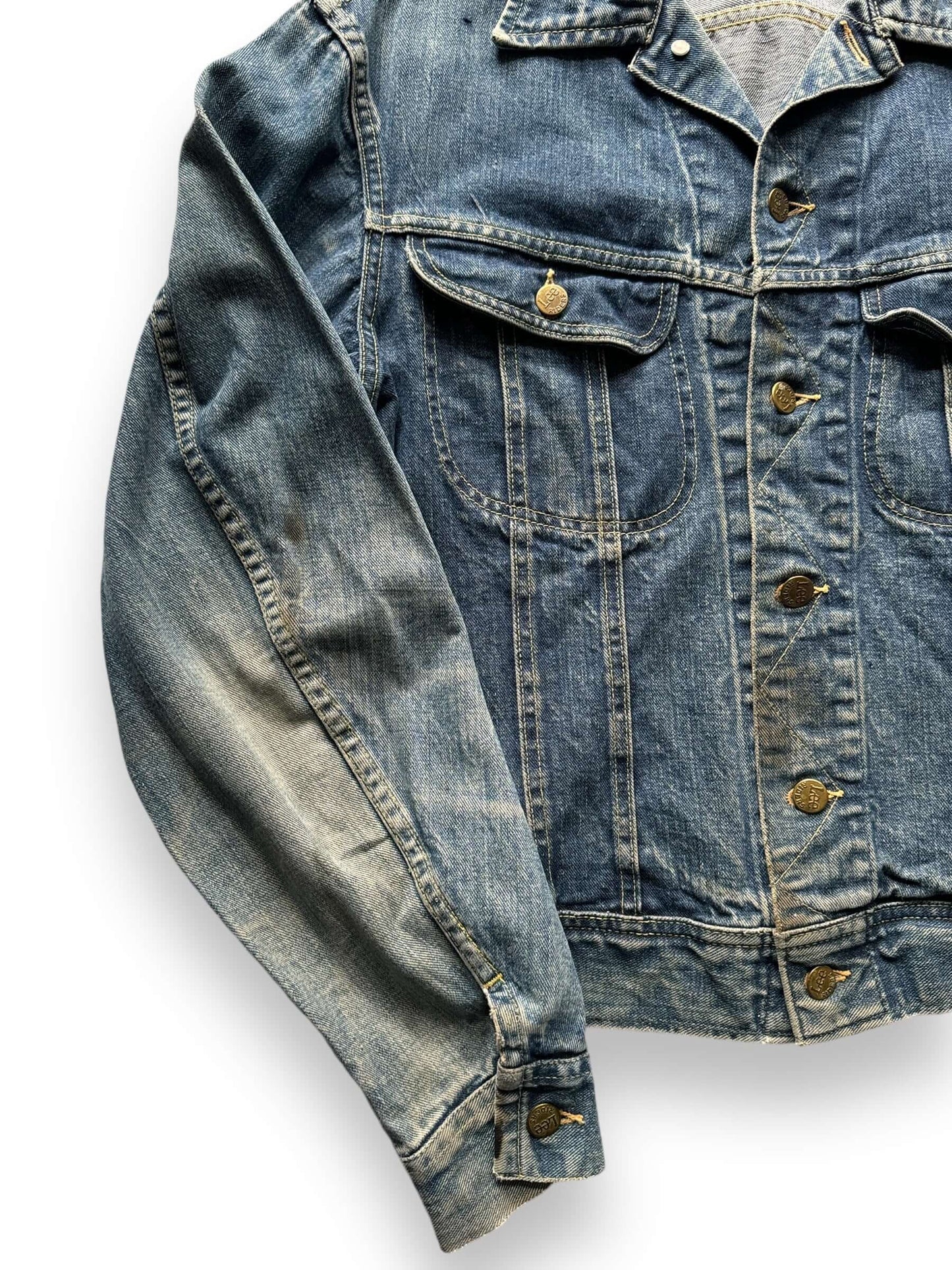 front right of Vintage Lee 101-J Jacket SZ 42 Long