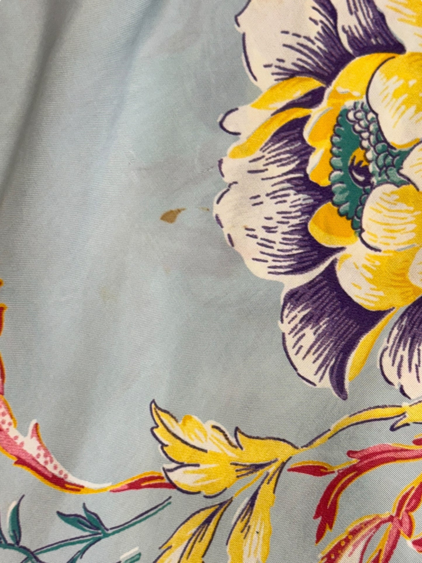 Stain on the skirt of 1940s Rayon Floral Dress M-L