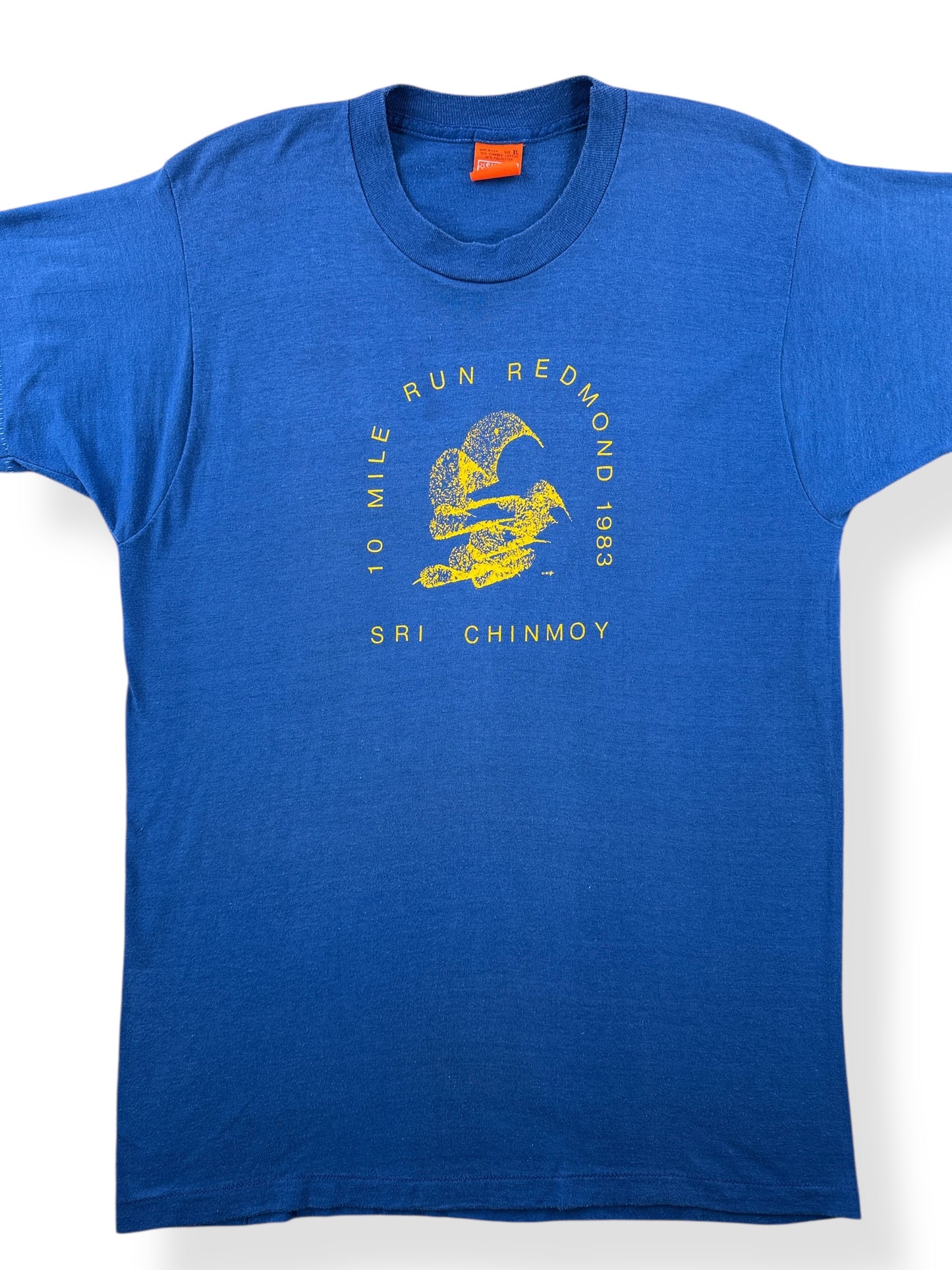 Front Close Up of Vintage Sri Chinmoy Run Tee SZ M