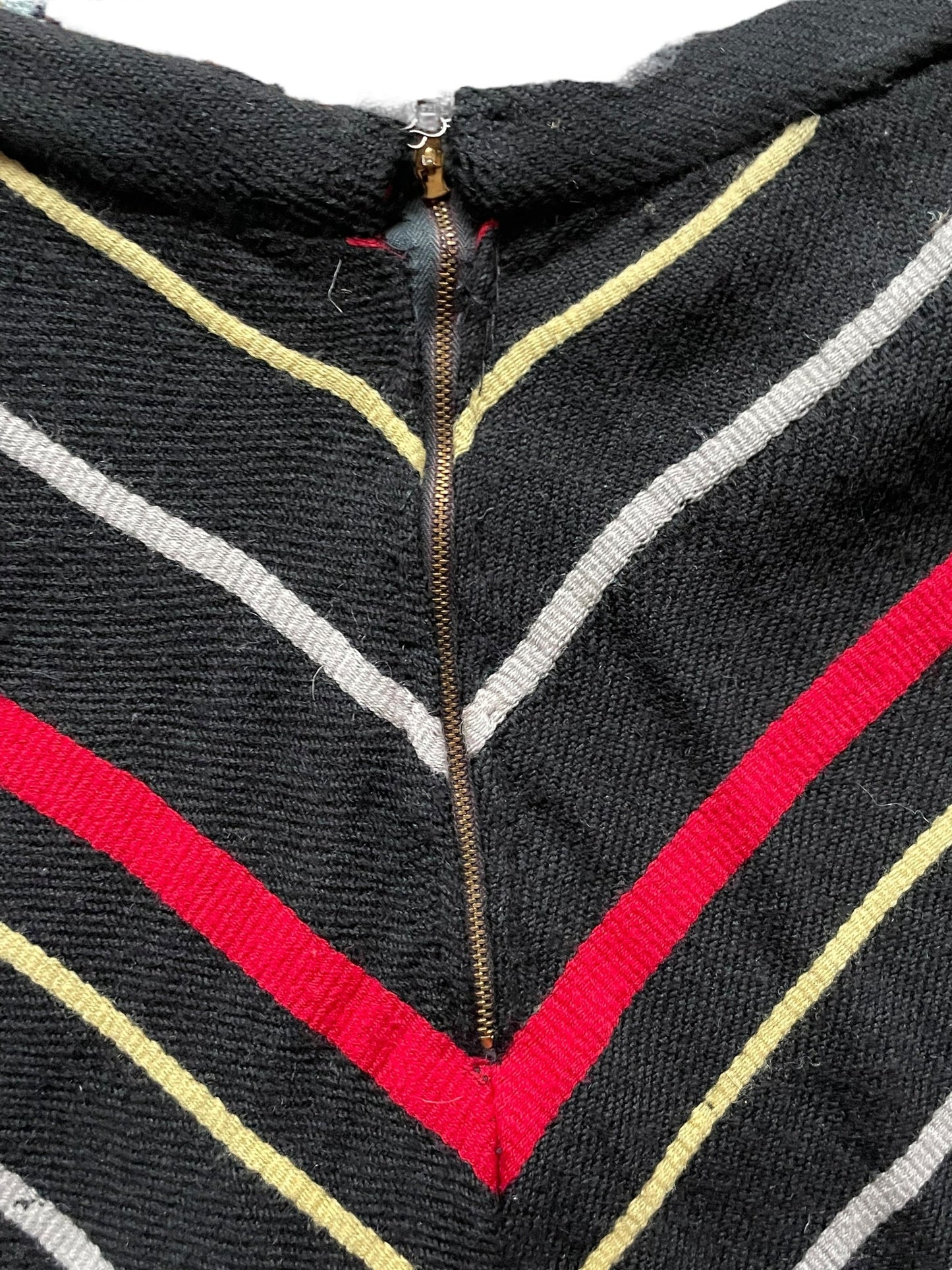 Zipper close up of Vintage 1940s Handmade Knit Chevron Skirt | Barn Owl Vintage Seattle | Ladies True Vintage Skirts