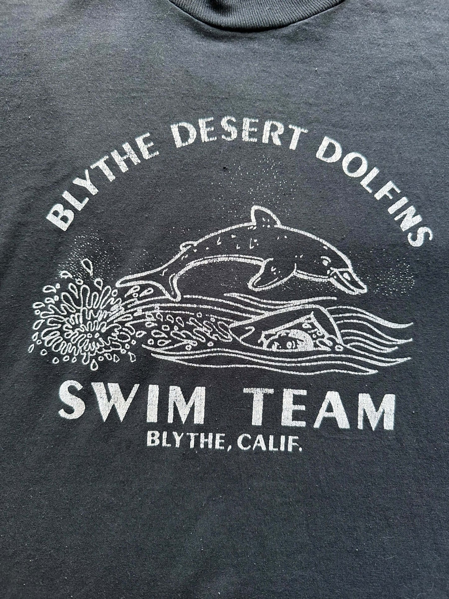 front graphic of Vintage Blythe Desert Dolphins Swim Team Tee SZ M