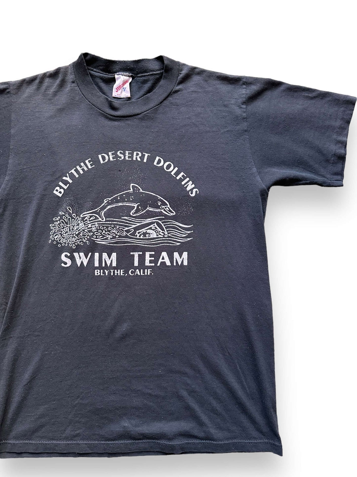 front left of Vintage Blythe Desert Dolphins Swim Team Tee SZ M