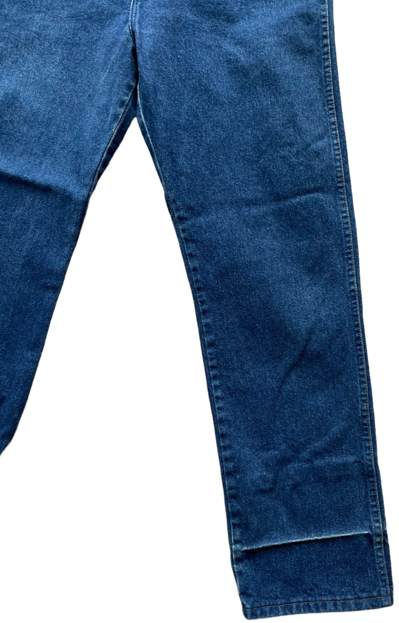 Front left view of Vintage USA Wrangler 33x31 |