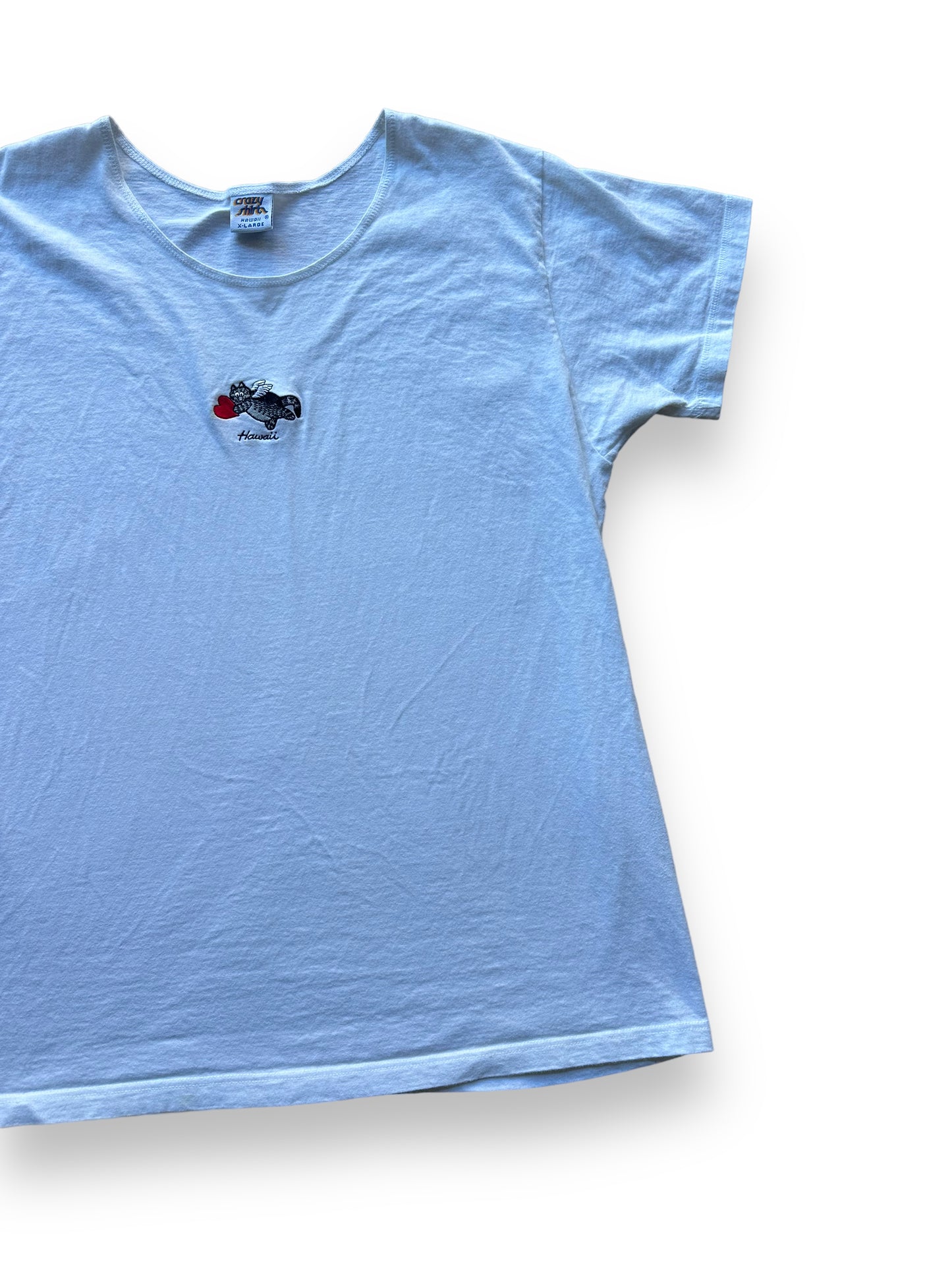 front left of Vintage B. Kliban Embroidered Hawaii Cat Wideneck Tee SZ XL | Vintage Cat Tee Seattle | Barn Owl Vintage
