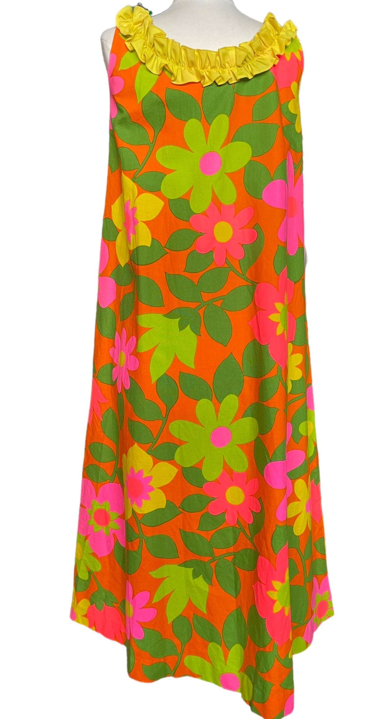 Vintage 1960s Hawaiian Paradise Dead Stock Maxi Dress | Seattle Hawaii The Barn Owl Vintage Goods Vintage 1960s Hawaiian Paradise Dead Stock Maxi Dress | Seattle Hawaii The Barn Owl Vintage Goods