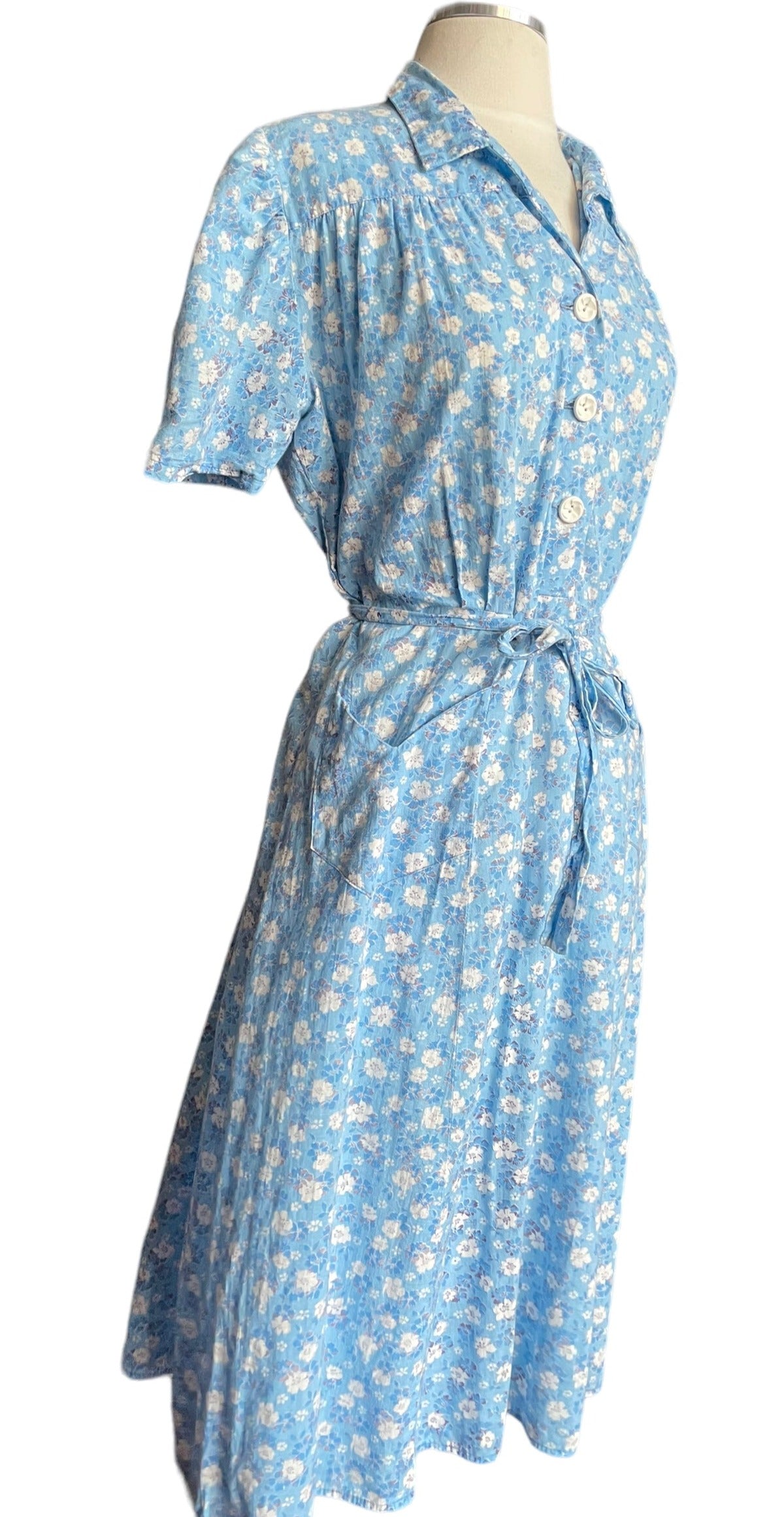 Front right side view of Early 1950s Floral House Dress | Seattle True Vintage | Barn Owl Ladies Vintage