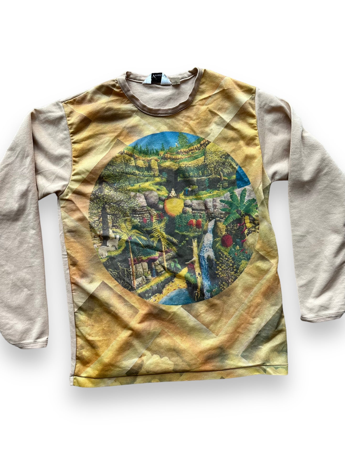 Front close up of Vintage Hippie Print Poly L/S Tee SZ M | Vintage Art Tee Seattle | Barn Owl Vintage