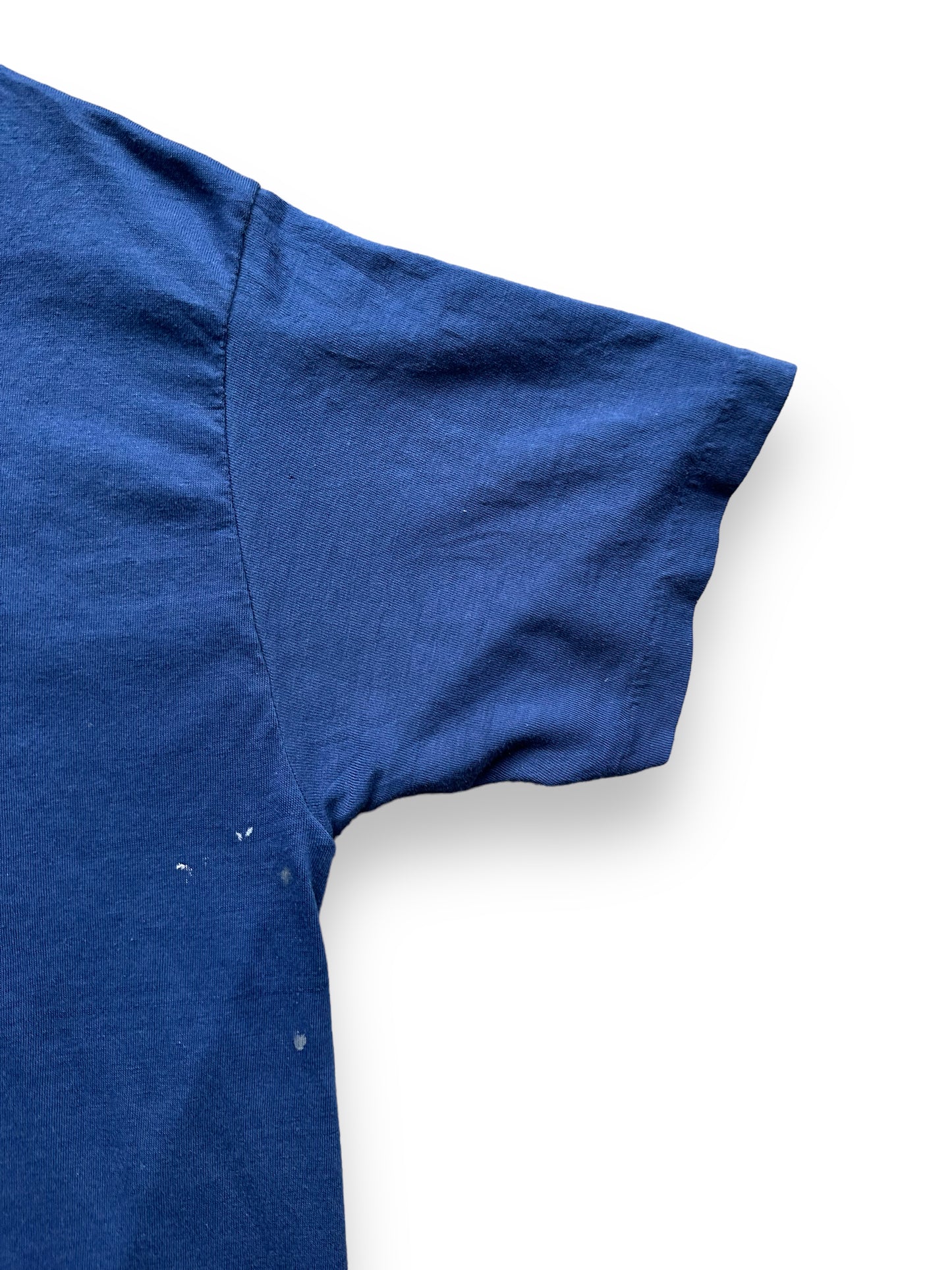 Sleeve stitching on Vintage Skinny Dicks Halfway Inn Alaska Tee SZ L | Vintage Alaska T-Shirts Seattle | Barn Owl Vintage Tees Seattle