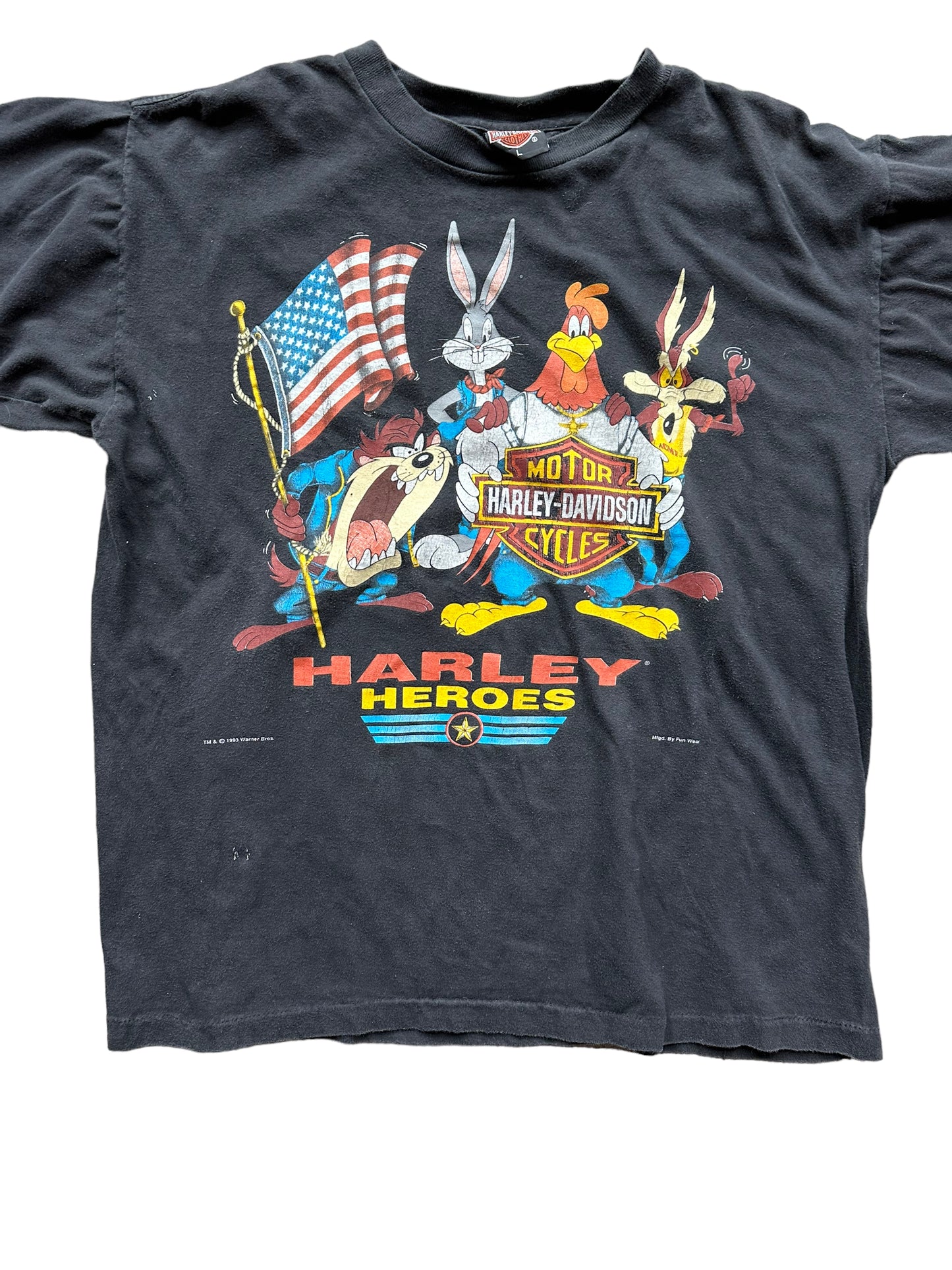Front close up of Vintage 1993 Looney Tunes Harley Davidson Tee SZ L | Vintage Harley Tee | Barn Owl Vintage Seattle