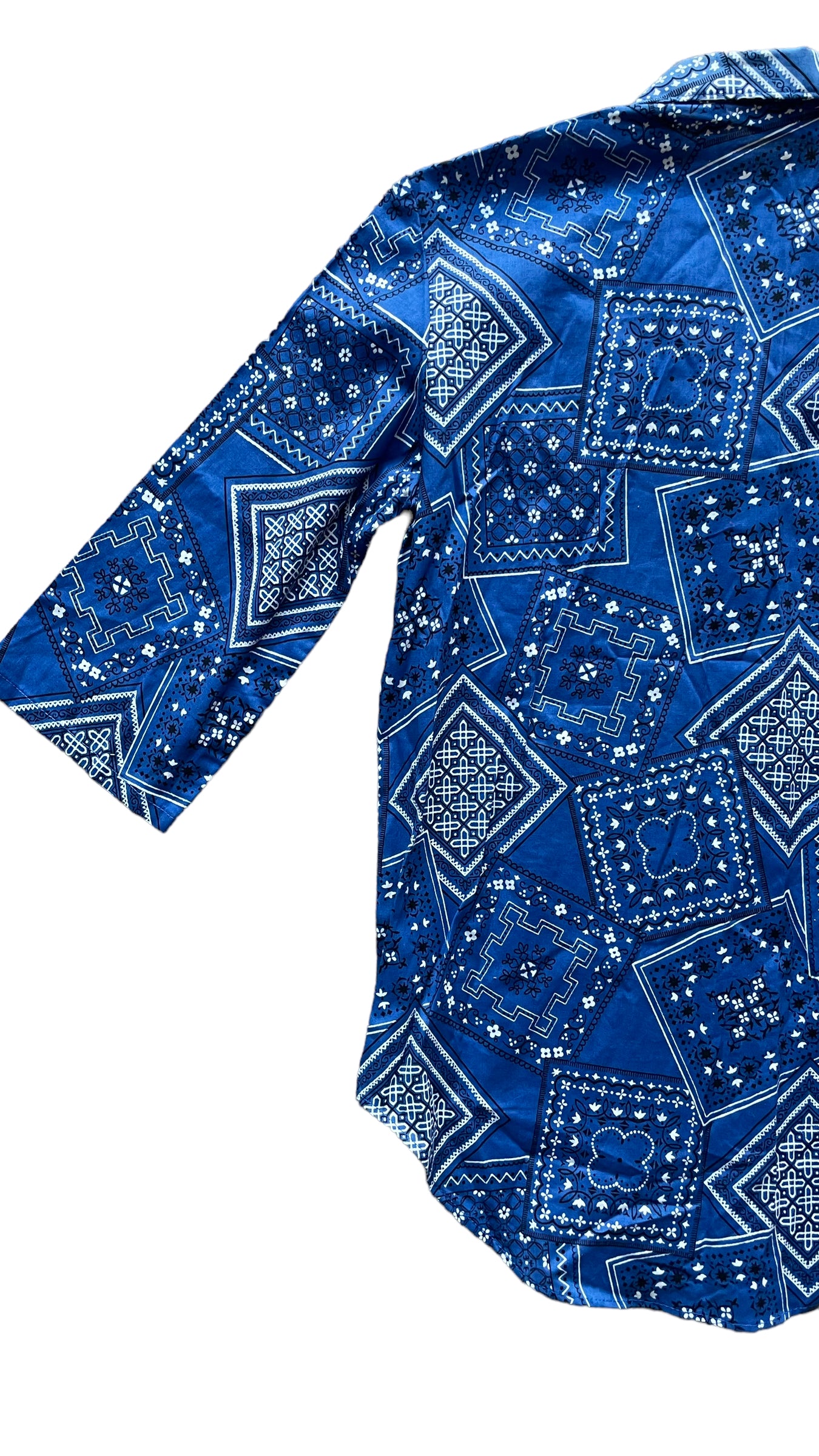 Back left arm view of Vintage Deadstock 1960s Bandana Print Button Up | Seattle Ladies Vintage | Barn Owl True Vintage
