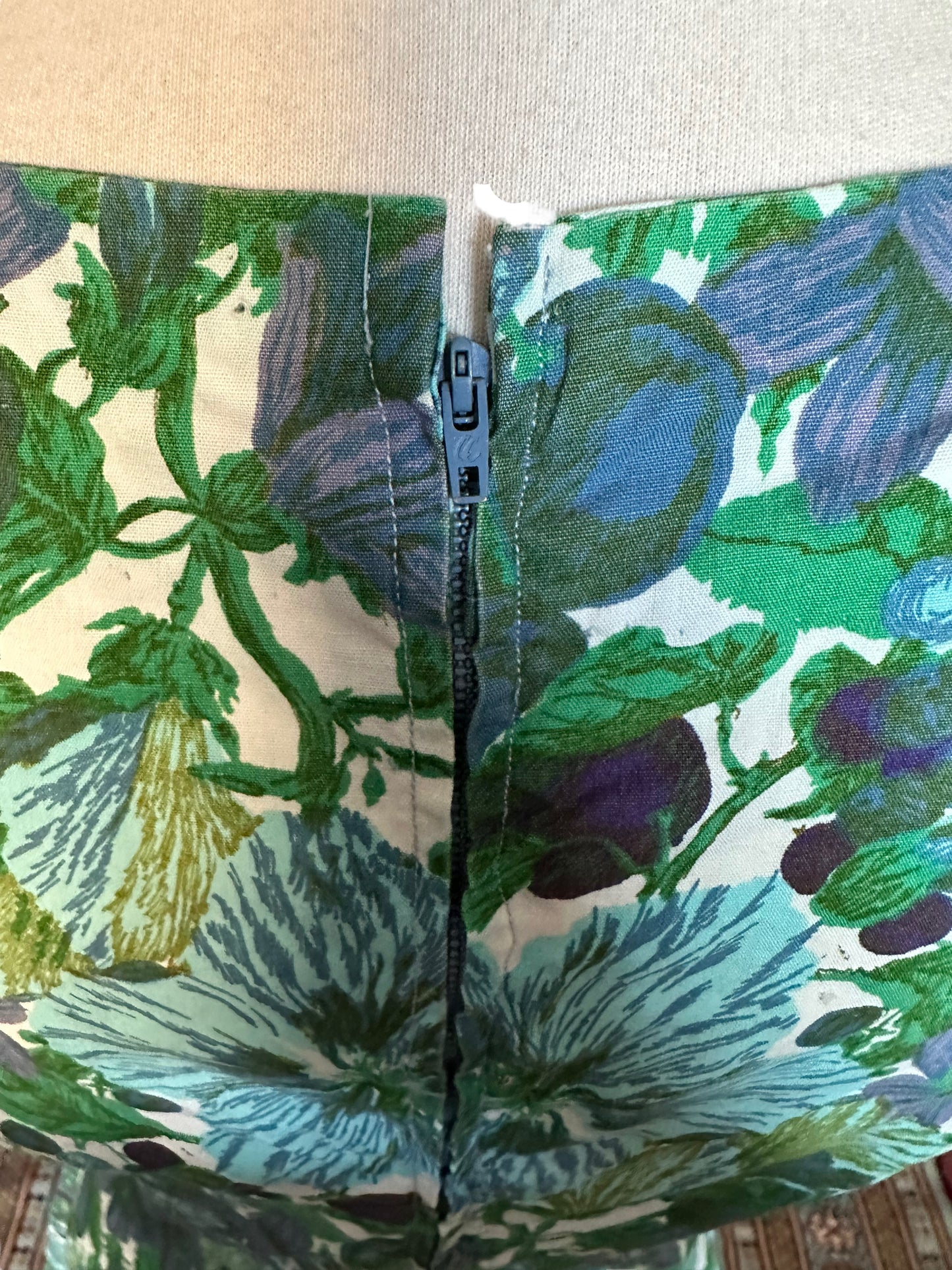 Zipper view of Vintage 1950s Blue Floral Cotton Dress | Barn Owl True Vintage | Seattle Vintage Dresses