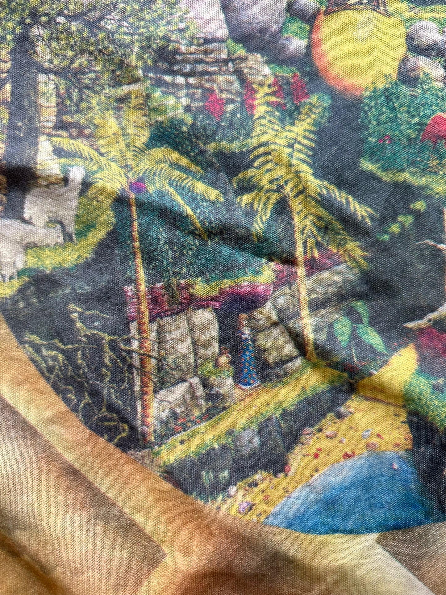 Graphic close up 2 of Vintage Hippie Print Poly L/S Tee SZ M | Vintage Art Tee Seattle | Barn Owl Vintage