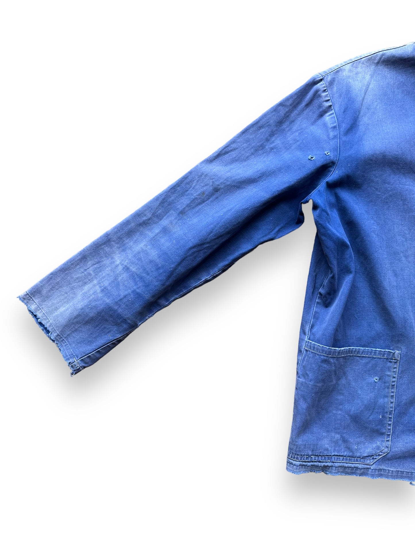 Right Sleeve View on Vintage Faded French Workwear Chore Coat SZ L | Vintage European Workwear Seattle | Barn Owl Vintage Goods Seattle
