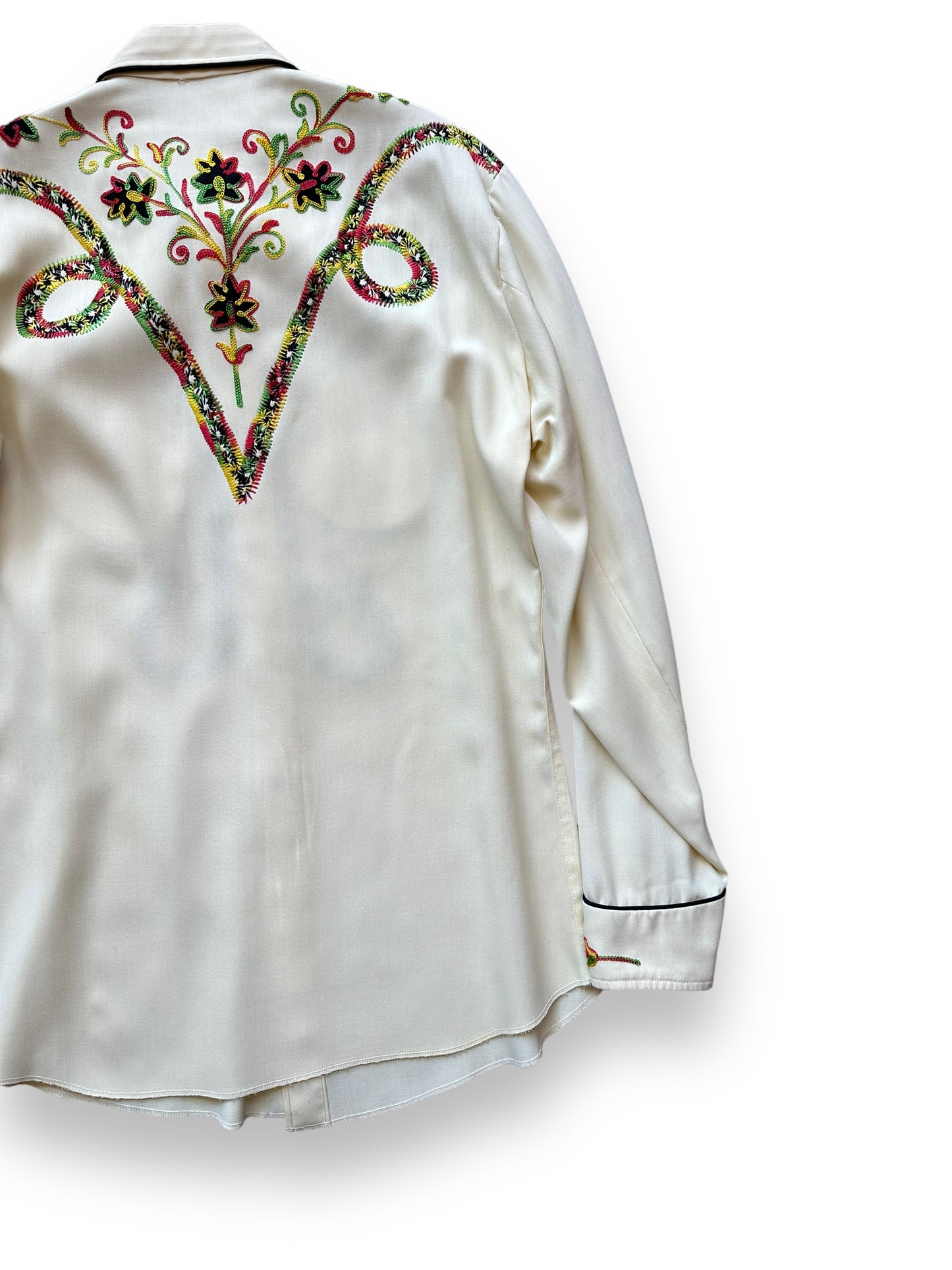 Back right of Vintage California Ranchwear Chainstitched Pearlsnap Western Shirt SZ M | Vintage Chainstitch Gabardine Seattle | Barn Owl Vintage Seattle