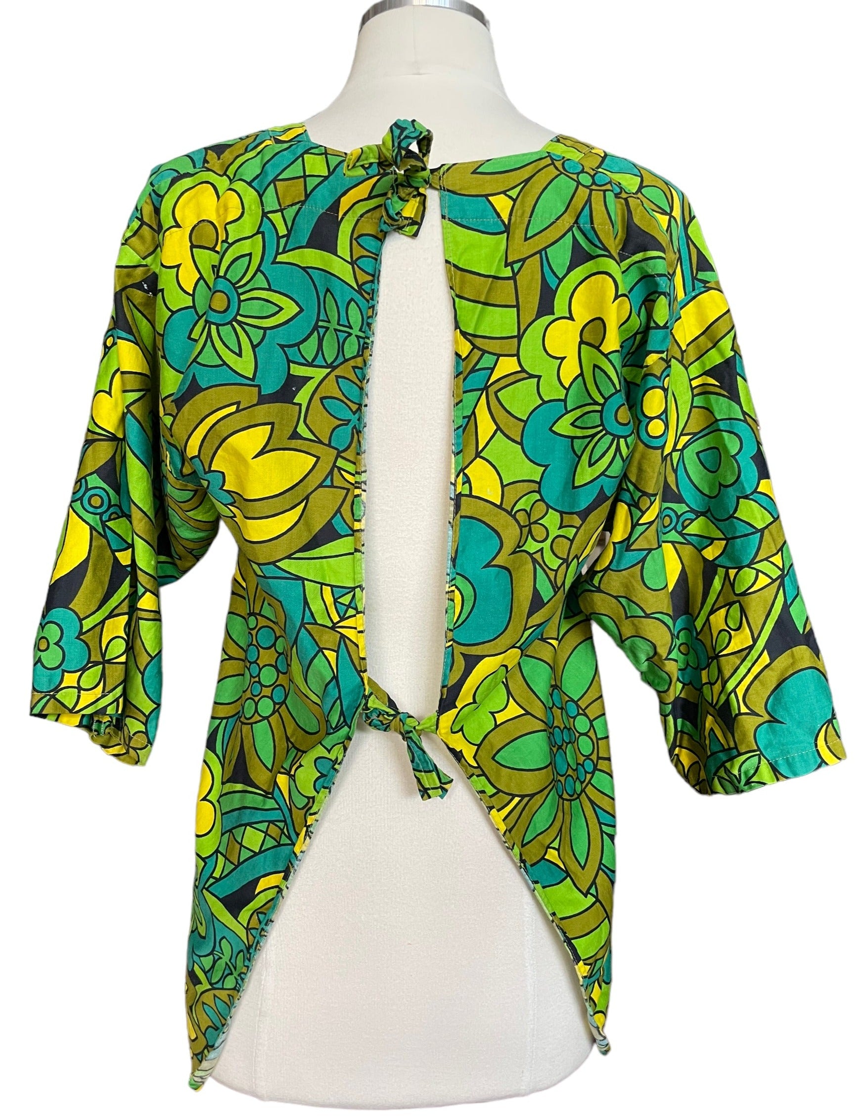 Full back view of 1970s Design House Smock | Seattle True Vintage | Barn Owl Ladies Vintage
