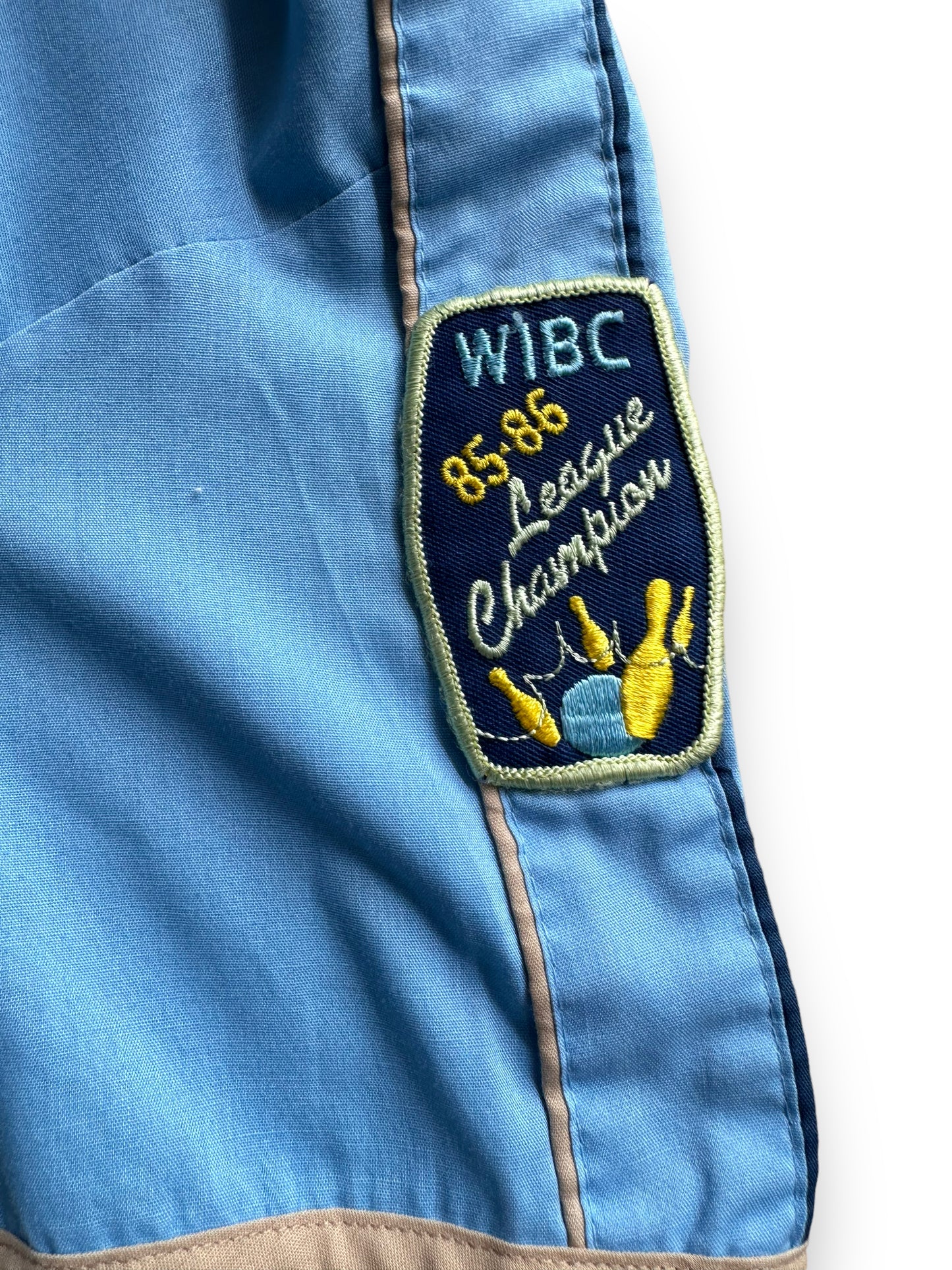 Left sleeve patch on Vintage "New Frontier Lanes" Chainstitched Bowling Shirt SZ 40 | Vintage Bowling Shirt Seattle | Barn Owl Vintage Seattle