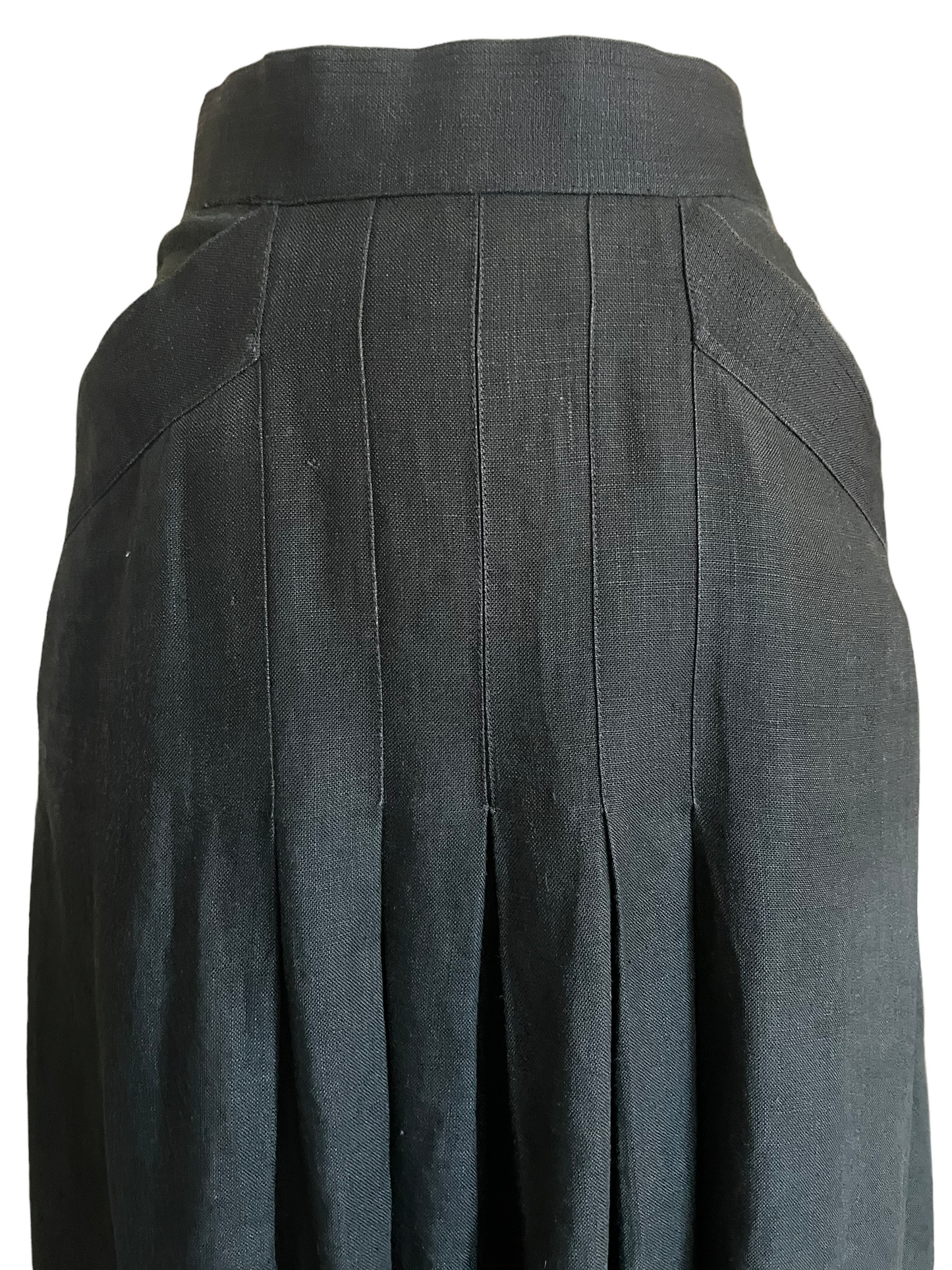 Front details Vintage 1970s Linen Chanel Skirt | Barn Owl VIntage | Vintage Seattle Skirts